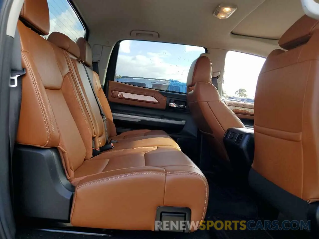 10 fotografías del automóvil dañado 5TFAY5F13LX891536 TOYOTA TUNDRA 2020