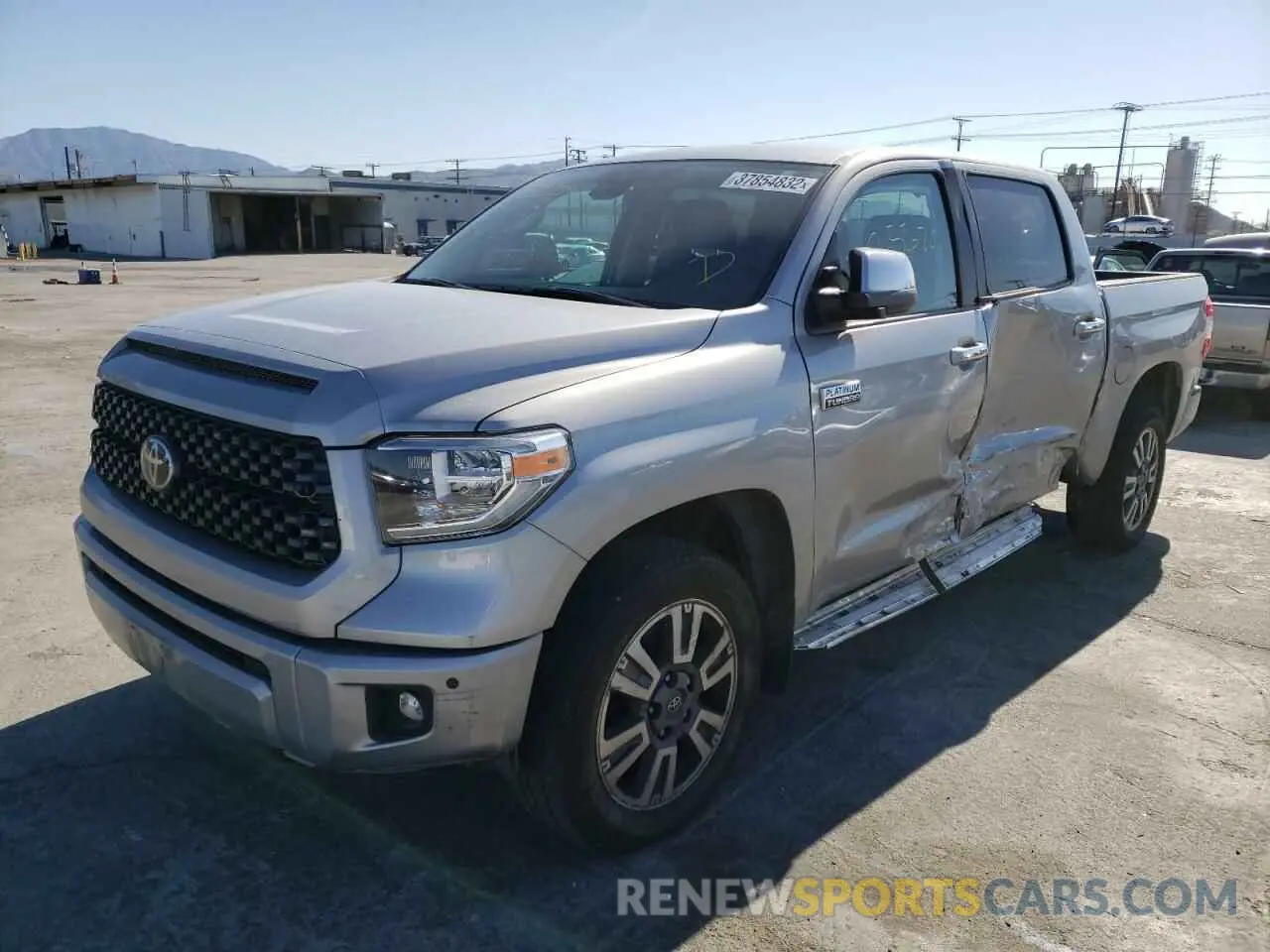 2 fotografías del automóvil dañado 5TFAY5F15LX916761 TOYOTA TUNDRA 2020
