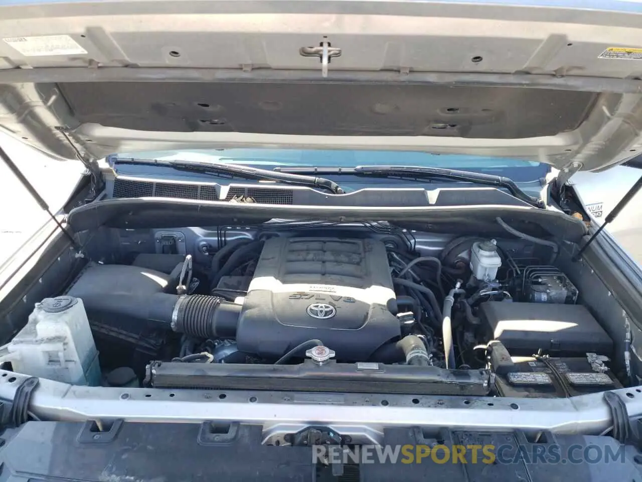 7 fotografías del automóvil dañado 5TFAY5F15LX916761 TOYOTA TUNDRA 2020