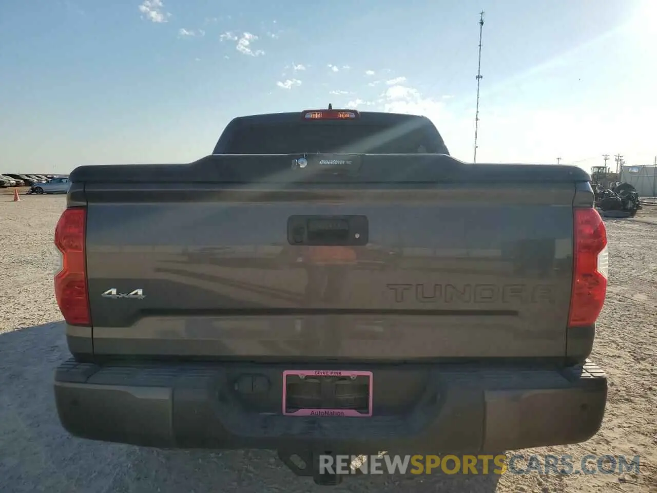 6 fotografías del automóvil dañado 5TFAY5F15LX947959 TOYOTA TUNDRA 2020