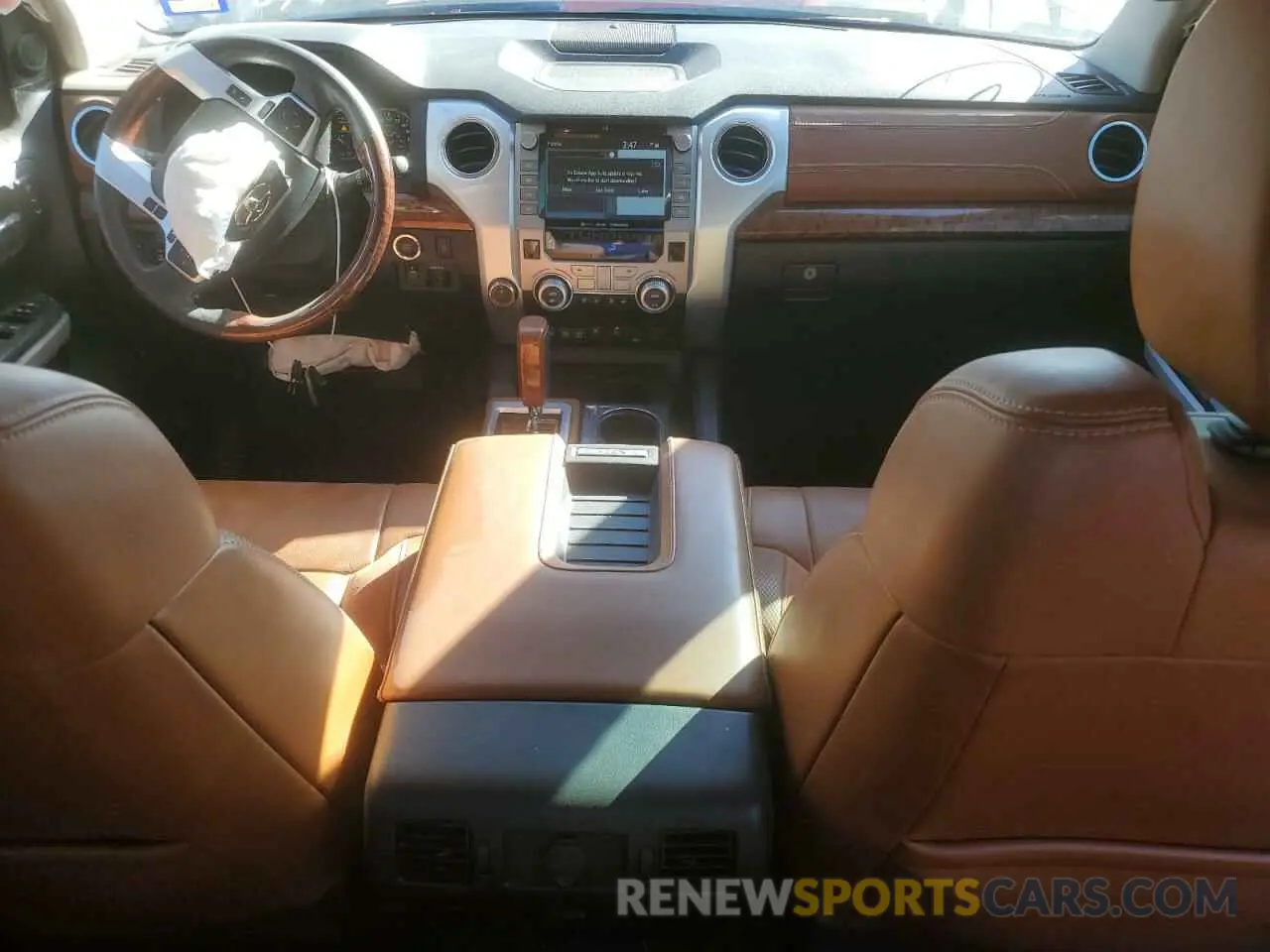 8 fotografías del automóvil dañado 5TFAY5F15LX947959 TOYOTA TUNDRA 2020