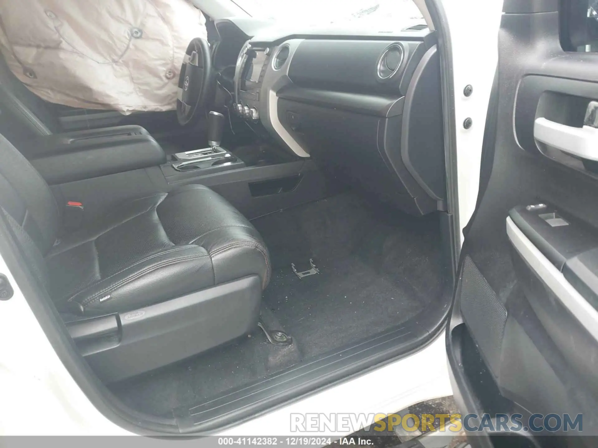 5 fotografías del automóvil dañado 5TFDY5F10LX905647 TOYOTA TUNDRA 2020