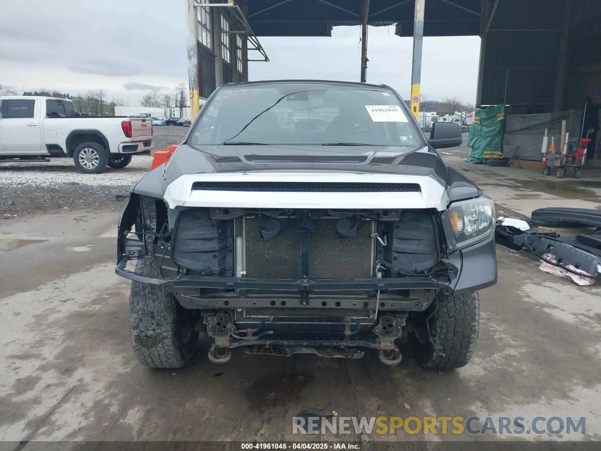 13 fotografías del automóvil dañado 5TFDY5F10LX941225 TOYOTA TUNDRA 2020