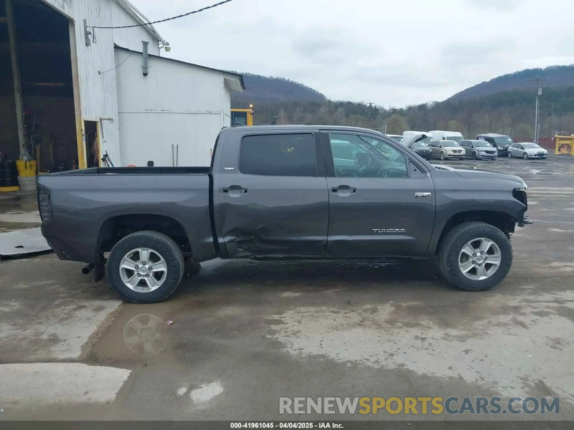 14 fotografías del automóvil dañado 5TFDY5F10LX941225 TOYOTA TUNDRA 2020