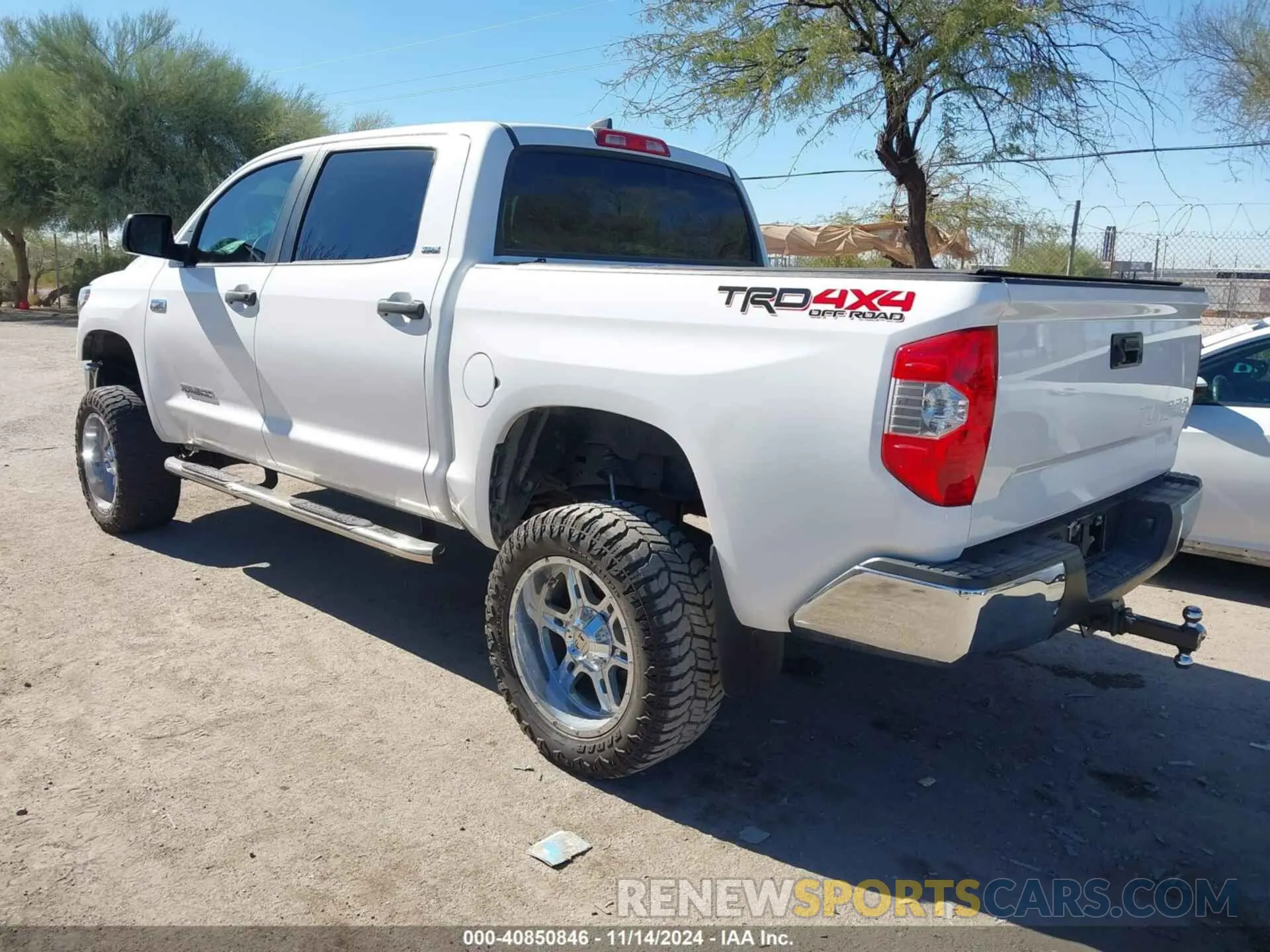 3 fotografías del automóvil dañado 5TFDY5F11LX884050 TOYOTA TUNDRA 2020