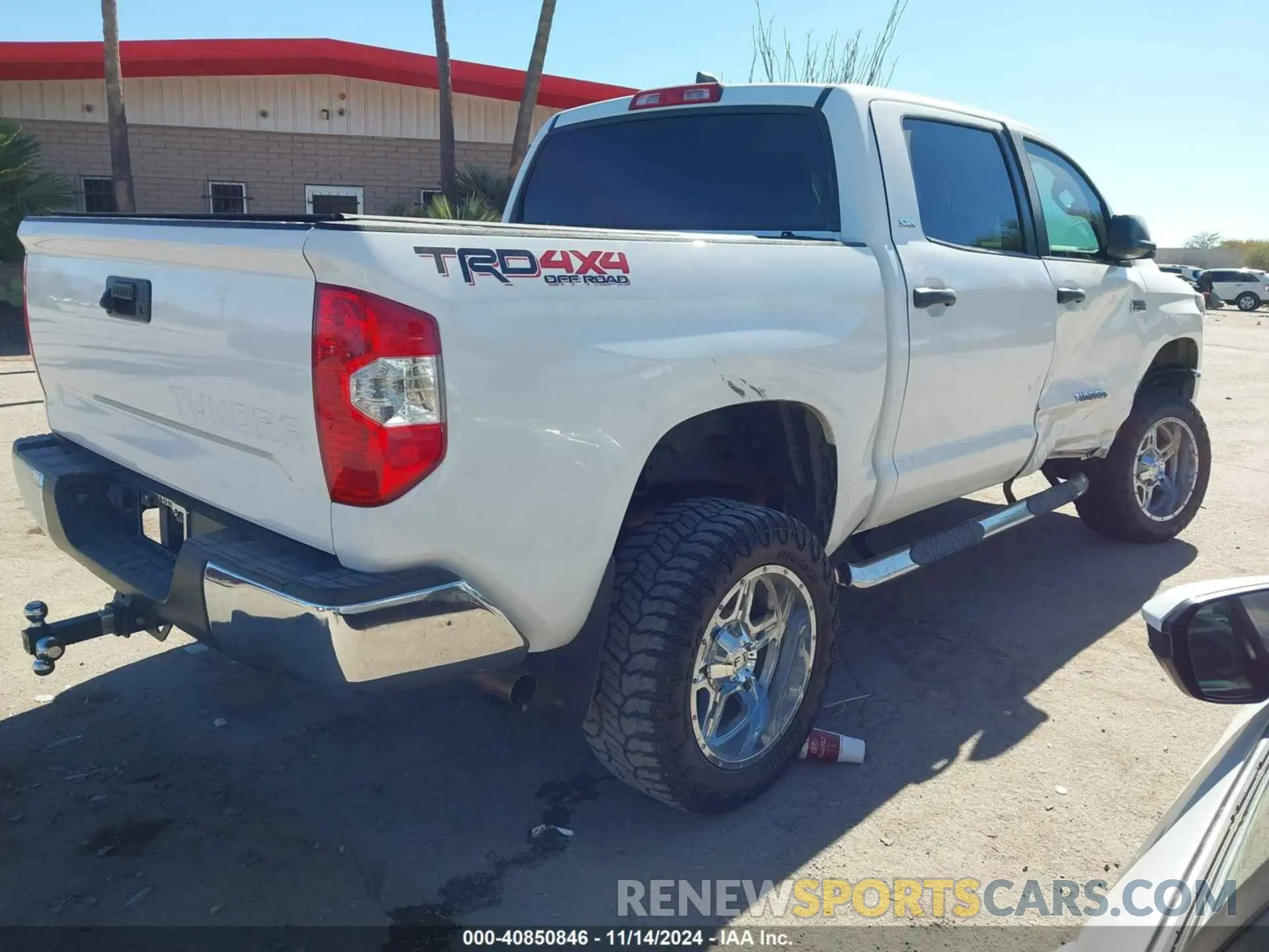 4 fotografías del automóvil dañado 5TFDY5F11LX884050 TOYOTA TUNDRA 2020