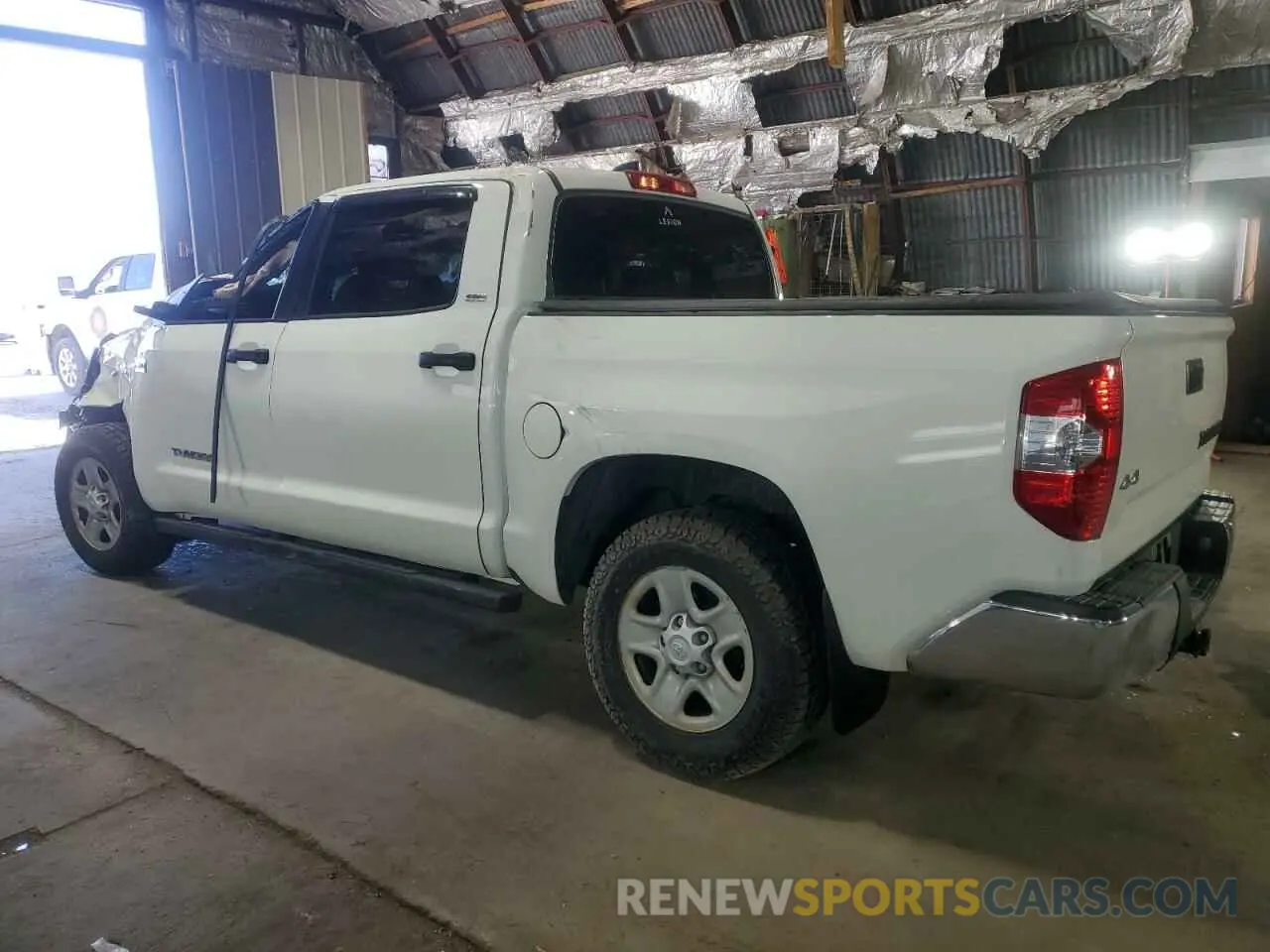 2 fotografías del automóvil dañado 5TFDY5F11LX897834 TOYOTA TUNDRA 2020