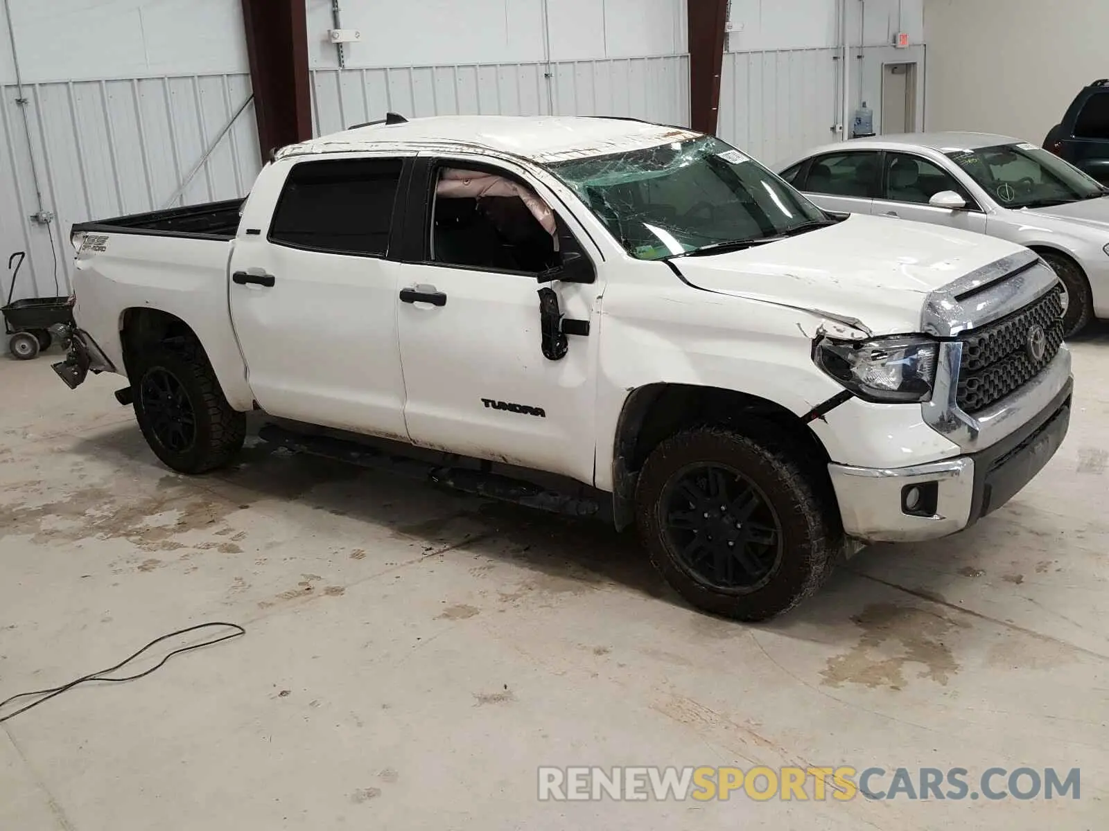 9 fotografías del automóvil dañado 5TFDY5F11LX952976 TOYOTA TUNDRA 2020