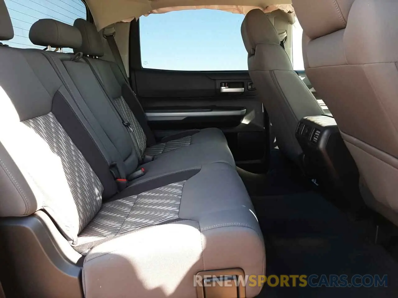 6 fotografías del automóvil dañado 5TFDY5F12LX883540 TOYOTA TUNDRA 2020