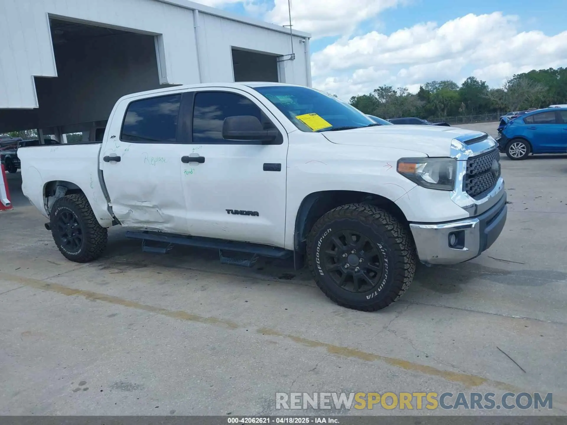 13 fotografías del automóvil dañado 5TFDY5F12LX903270 TOYOTA TUNDRA 2020