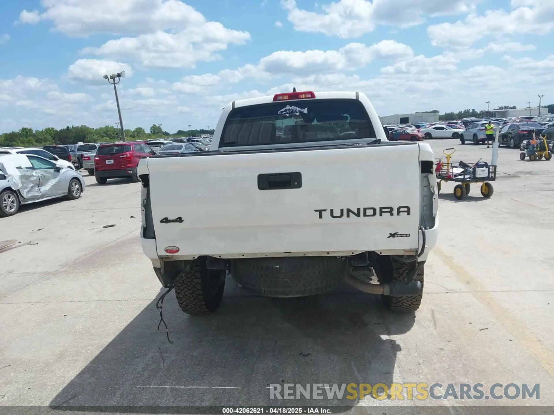 16 fotografías del automóvil dañado 5TFDY5F12LX903270 TOYOTA TUNDRA 2020