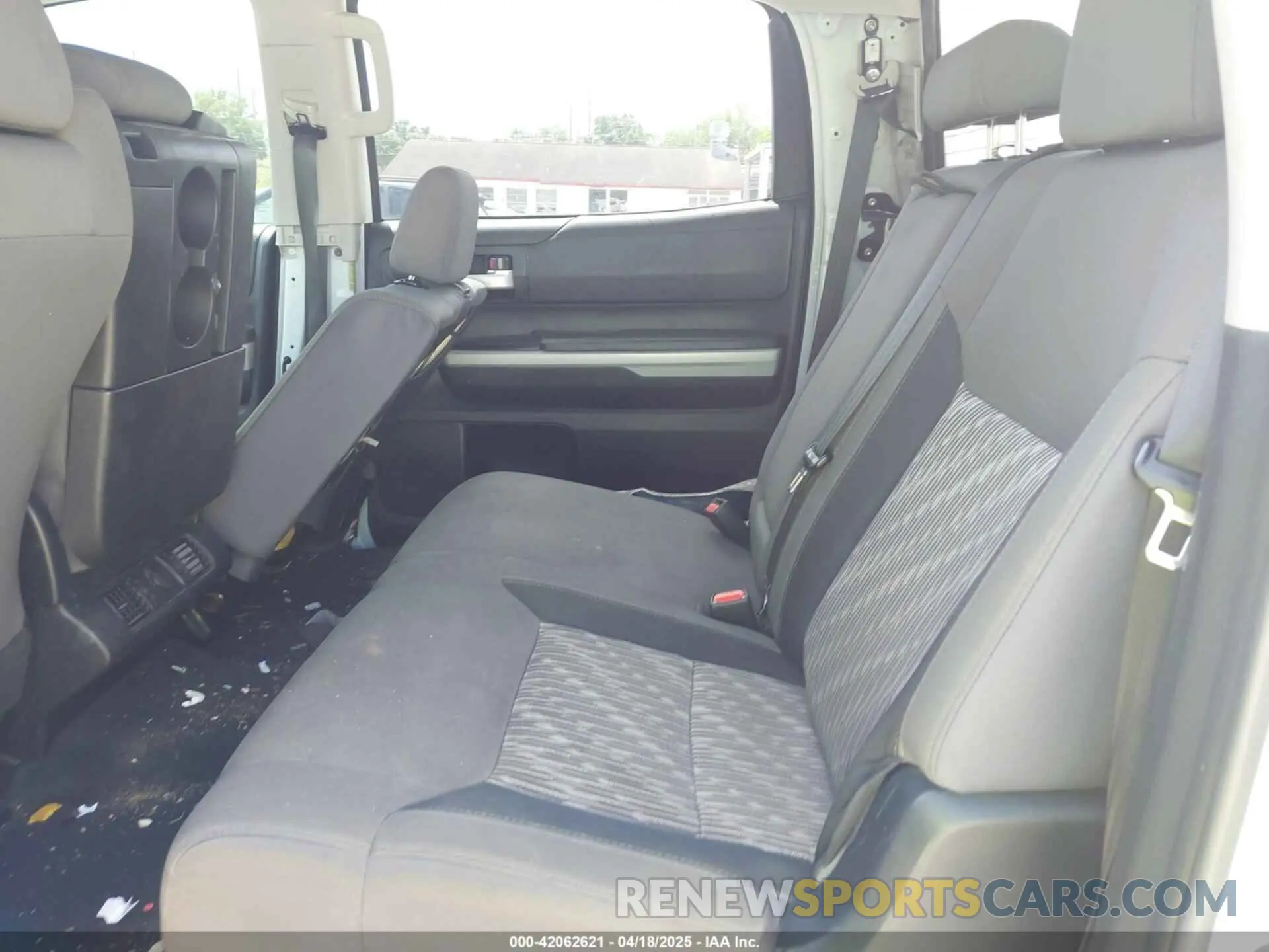 8 fotografías del automóvil dañado 5TFDY5F12LX903270 TOYOTA TUNDRA 2020