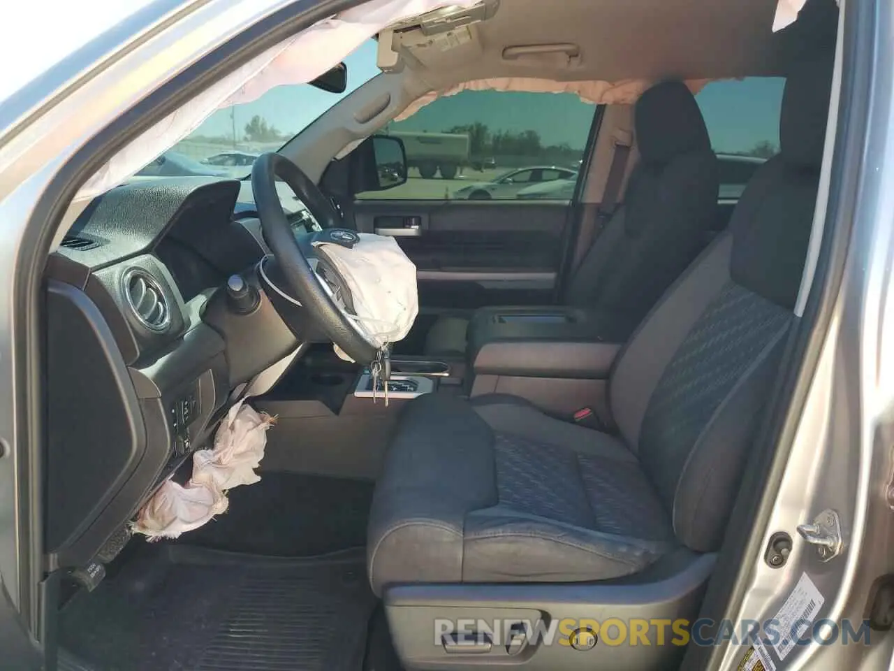 7 fotografías del automóvil dañado 5TFDY5F12LX942201 TOYOTA TUNDRA 2020