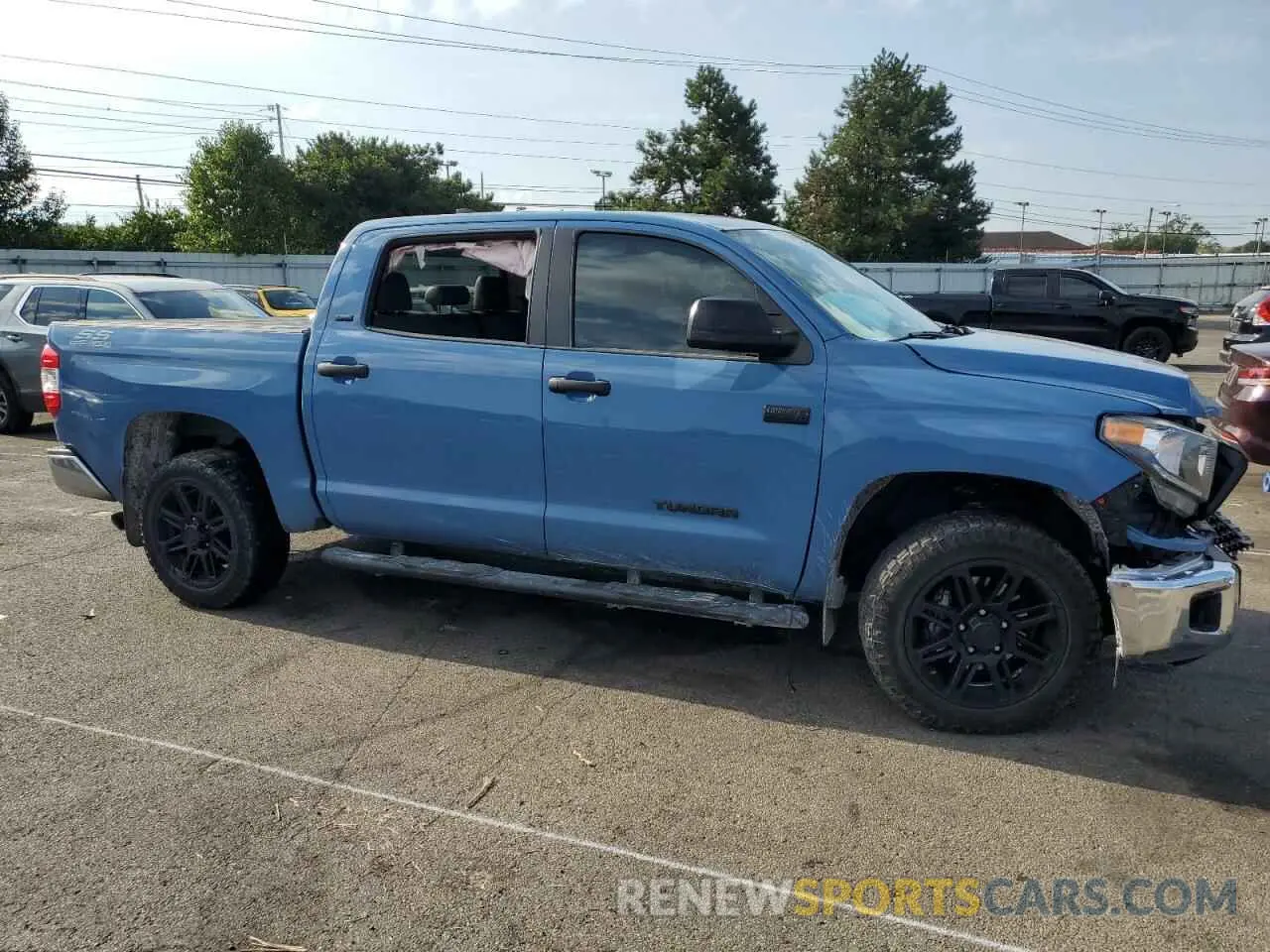 4 fotografías del automóvil dañado 5TFDY5F12LX946555 TOYOTA TUNDRA 2020