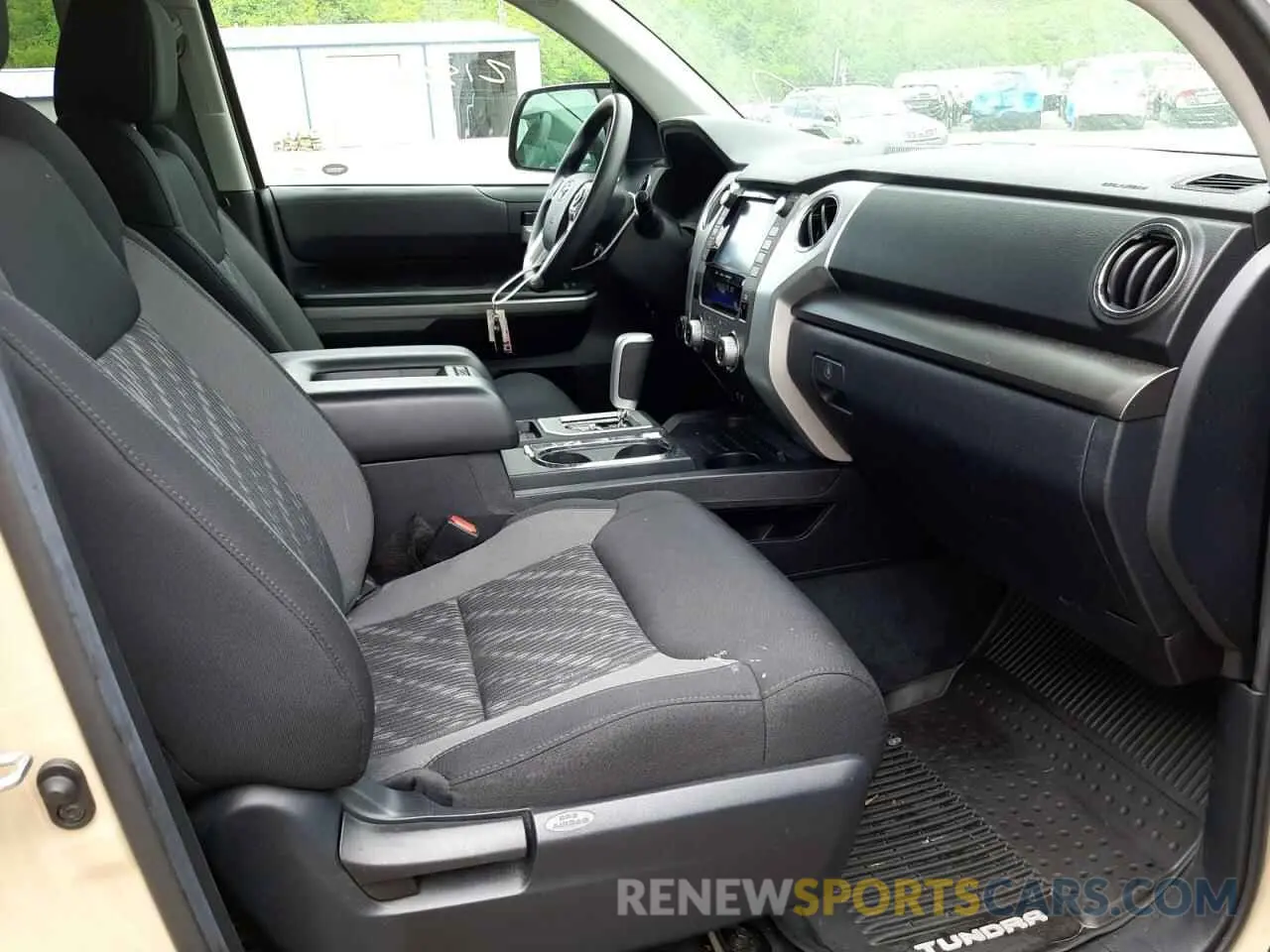 5 fotografías del automóvil dañado 5TFDY5F14LX897844 TOYOTA TUNDRA 2020