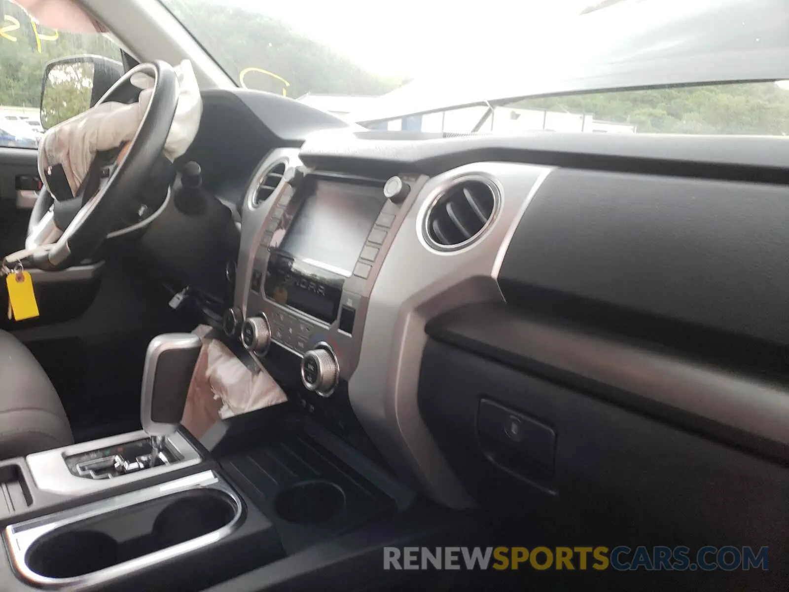 9 fotografías del automóvil dañado 5TFDY5F15LX880163 TOYOTA TUNDRA 2020