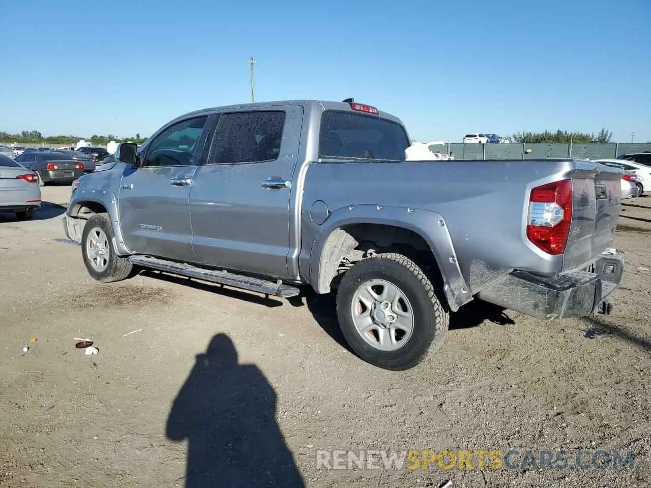 2 fotografías del automóvil dañado 5TFDY5F15LX890577 TOYOTA TUNDRA 2020
