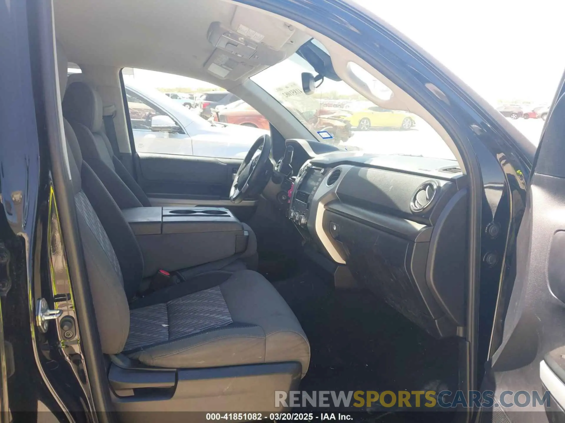 5 fotografías del automóvil dañado 5TFDY5F15LX908821 TOYOTA TUNDRA 2020