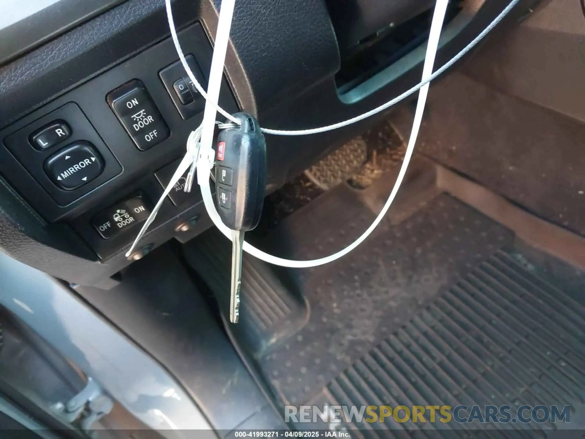 11 fotografías del automóvil dañado 5TFDY5F15LX926882 TOYOTA TUNDRA 2020