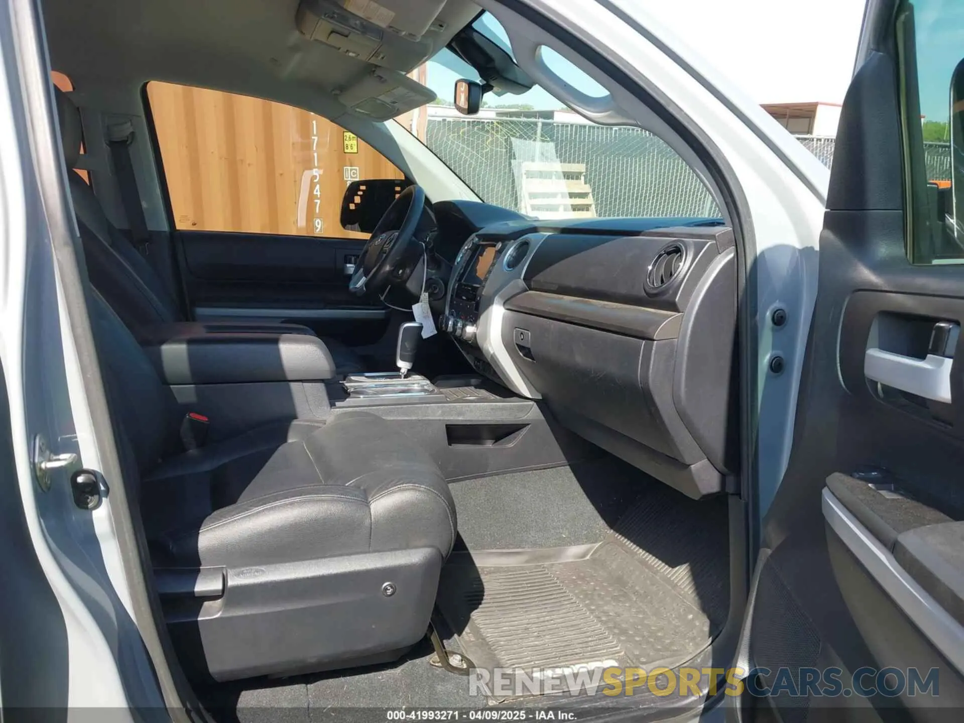 5 fotografías del automóvil dañado 5TFDY5F15LX926882 TOYOTA TUNDRA 2020