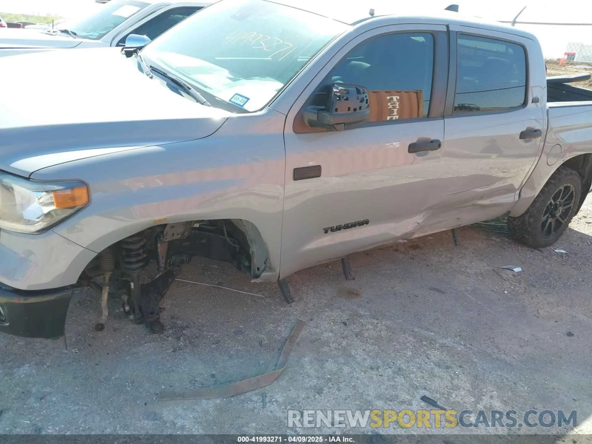 6 fotografías del automóvil dañado 5TFDY5F15LX926882 TOYOTA TUNDRA 2020