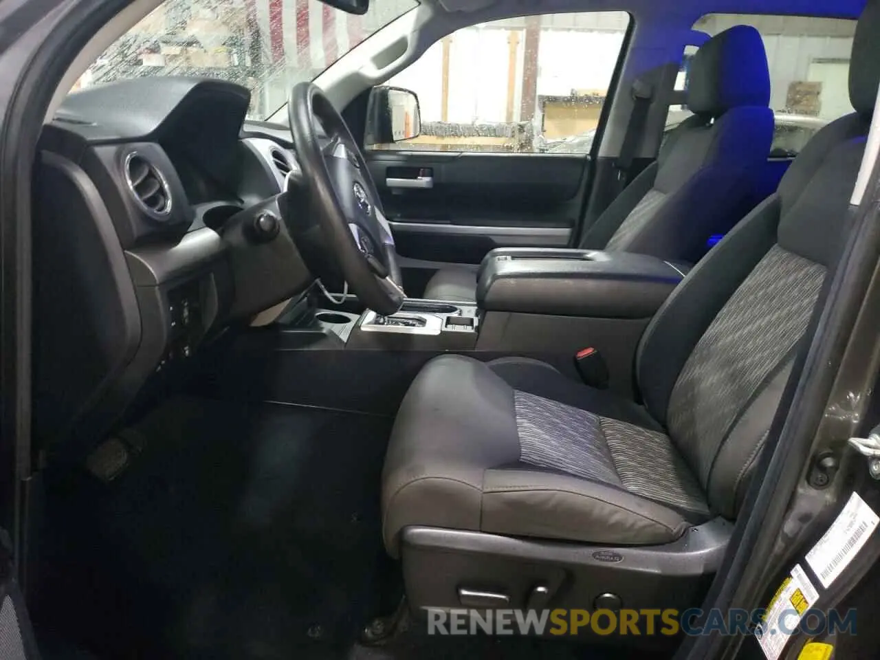 7 fotografías del automóvil dañado 5TFDY5F15LX932925 TOYOTA TUNDRA 2020