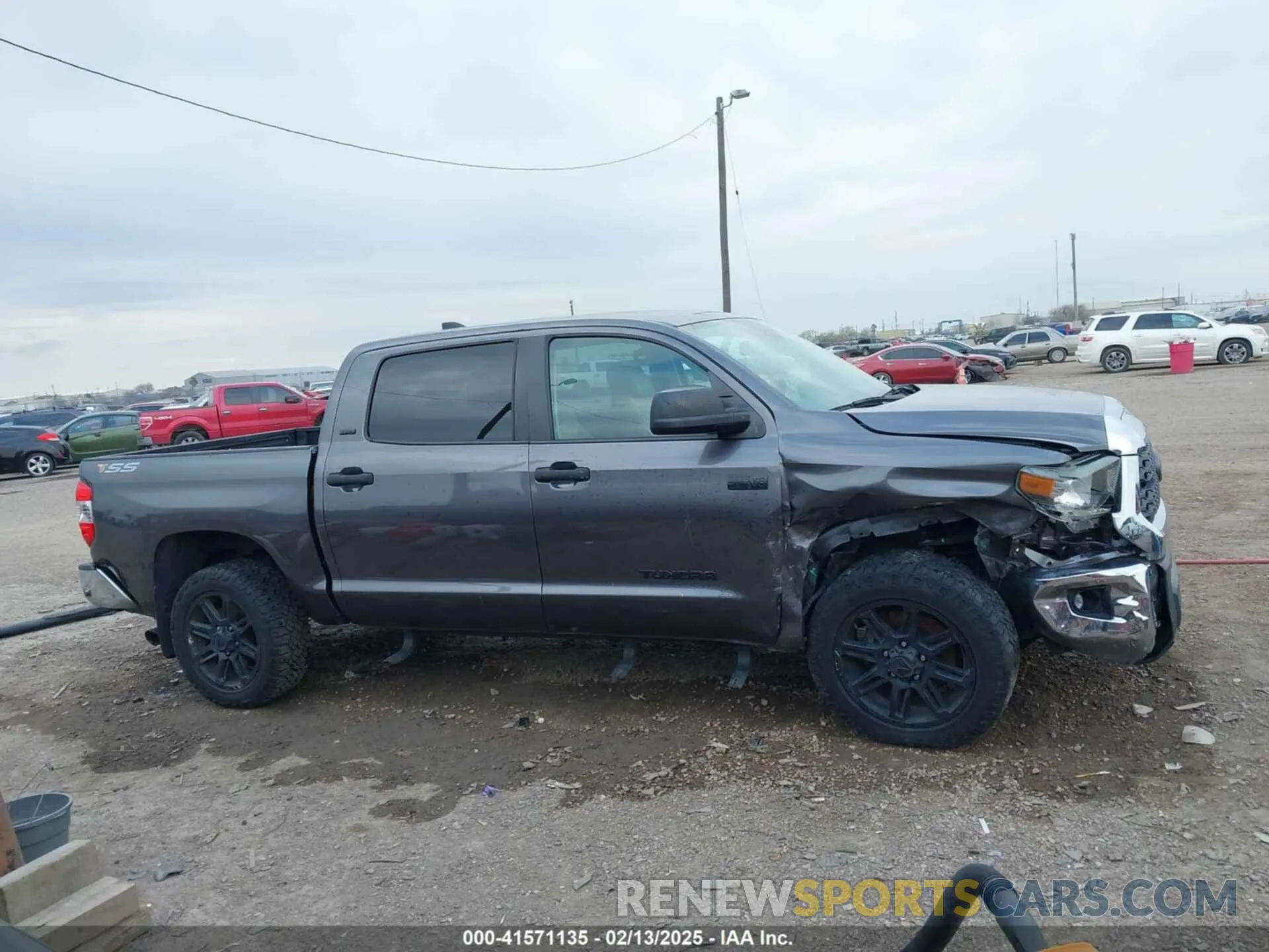 13 fotografías del automóvil dañado 5TFDY5F15LX941947 TOYOTA TUNDRA 2020