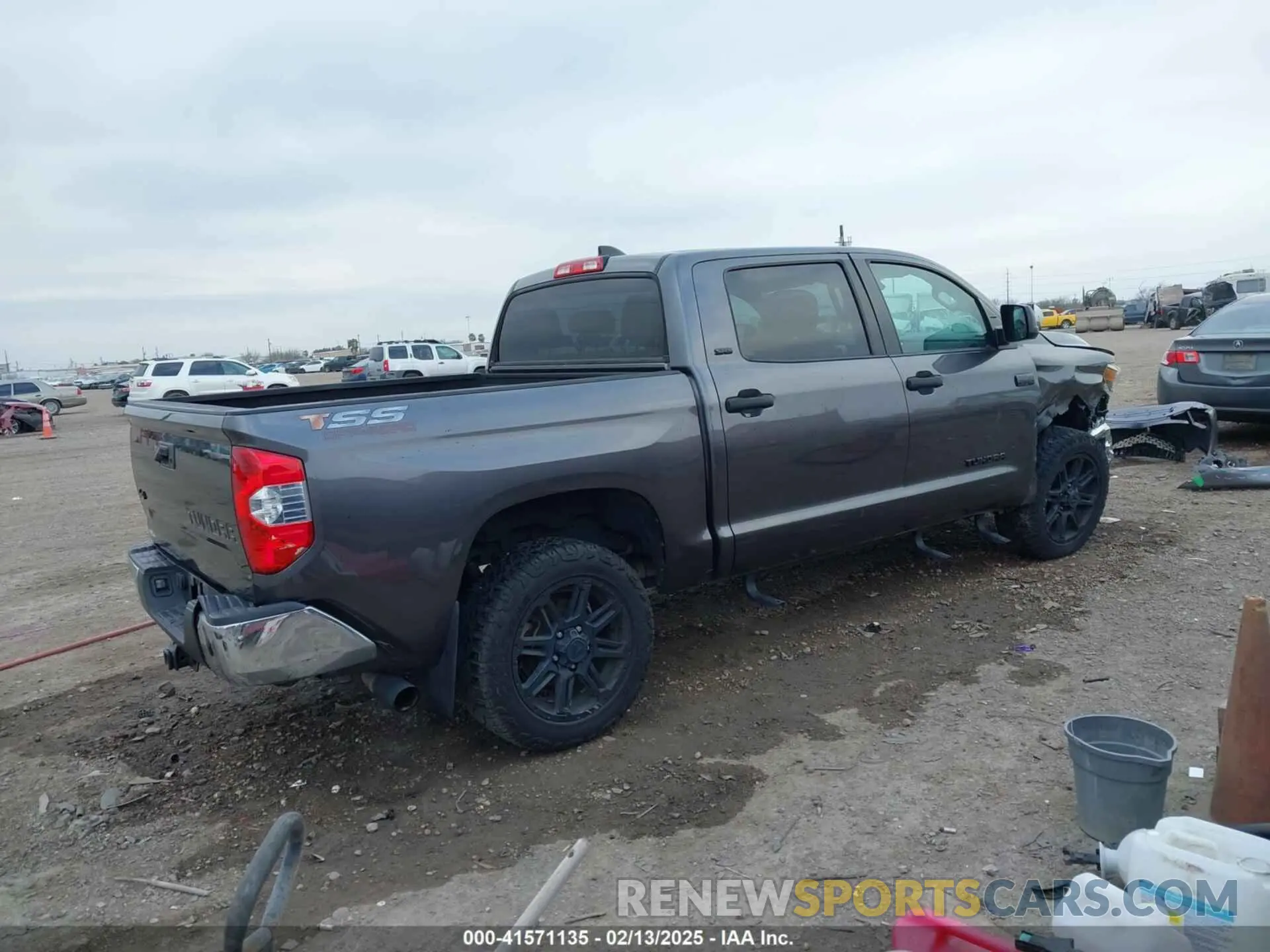 4 fotografías del automóvil dañado 5TFDY5F15LX941947 TOYOTA TUNDRA 2020