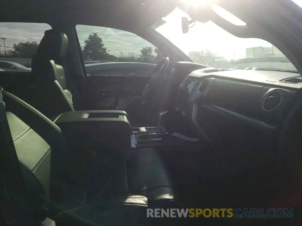 5 fotografías del automóvil dañado 5TFDY5F16LX882875 TOYOTA TUNDRA 2020