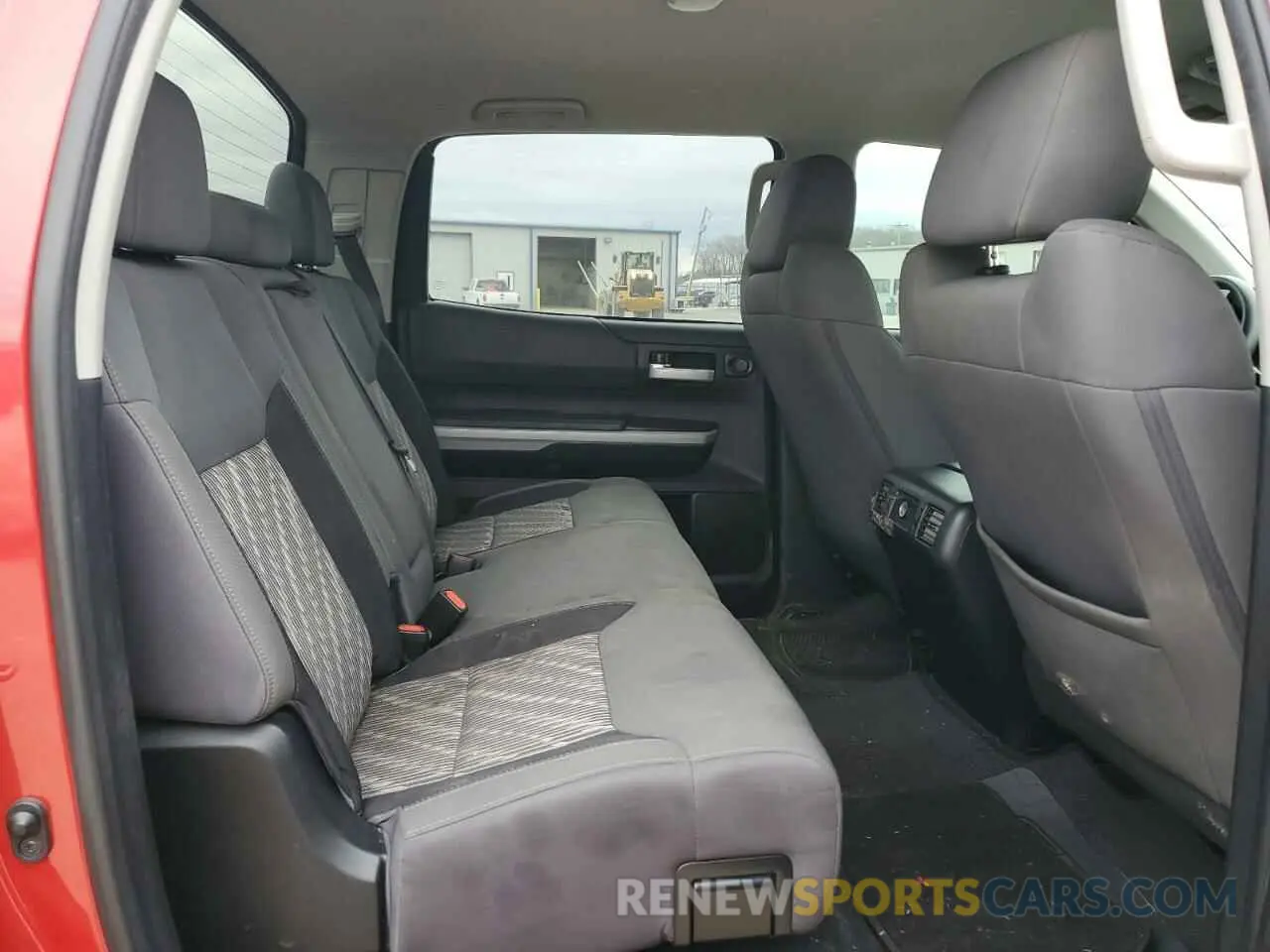 10 fotografías del automóvil dañado 5TFDY5F17LX935289 TOYOTA TUNDRA 2020