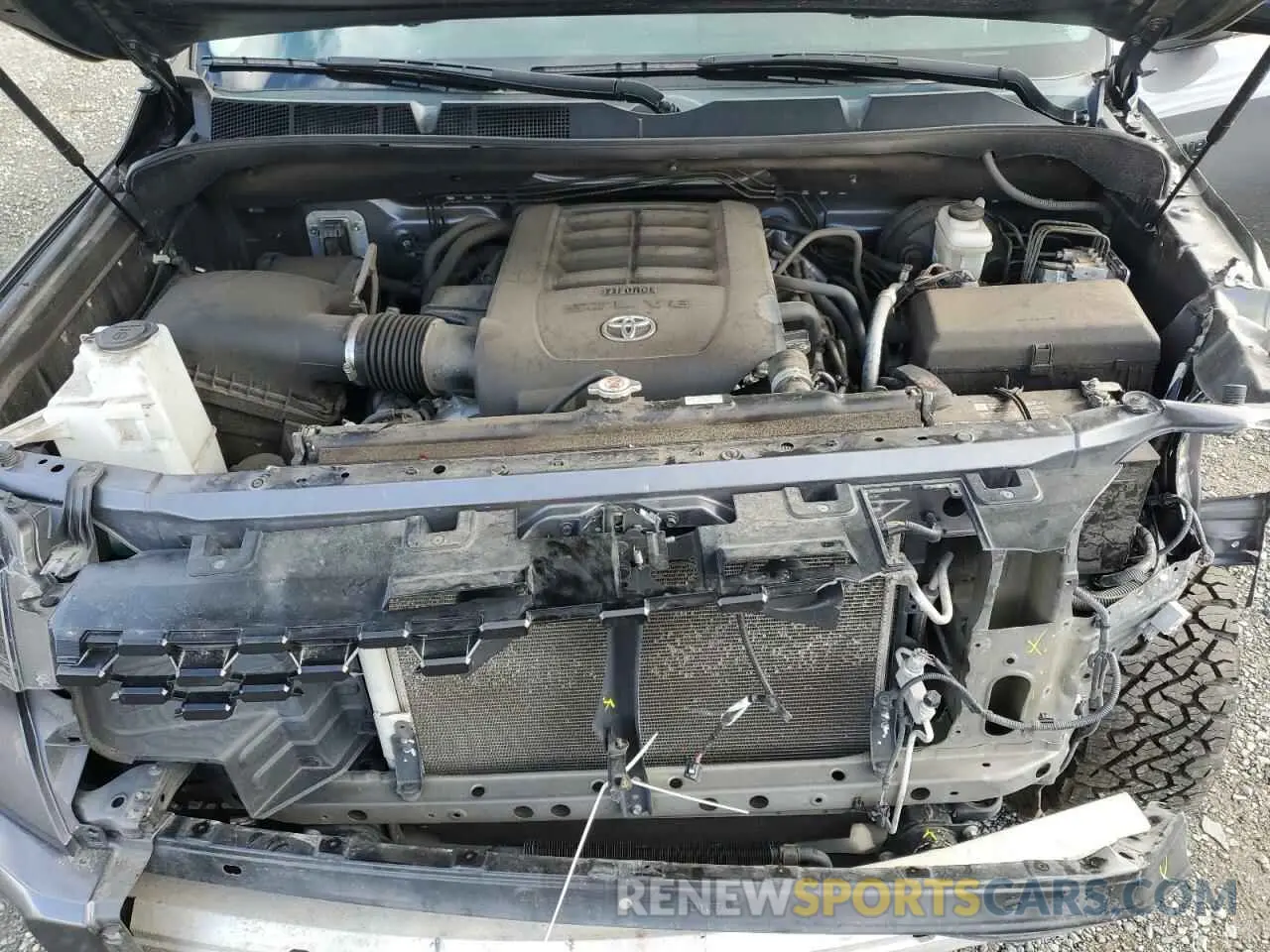11 fotografías del automóvil dañado 5TFDY5F17LX940590 TOYOTA TUNDRA 2020