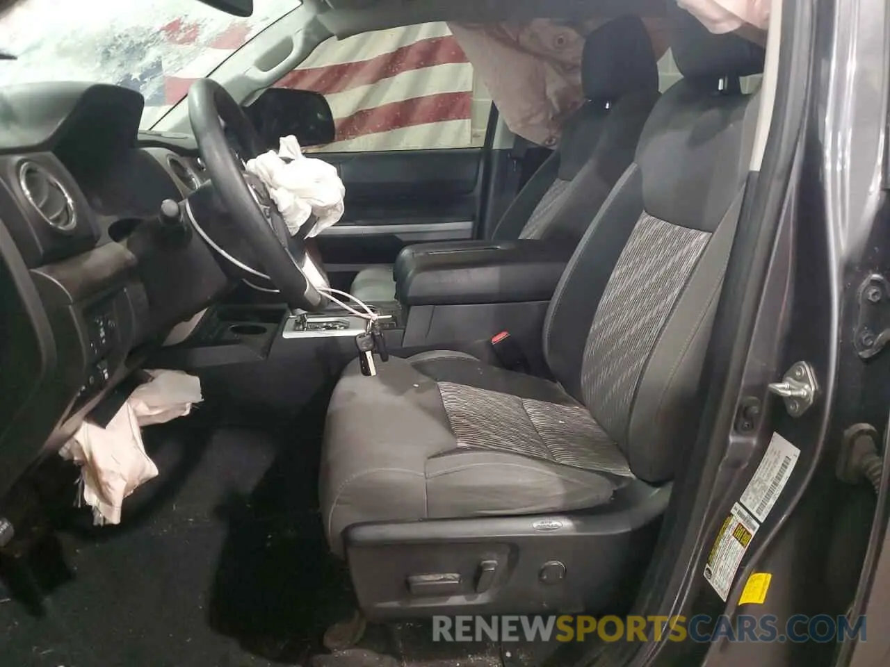 7 fotografías del automóvil dañado 5TFDY5F17LX952433 TOYOTA TUNDRA 2020