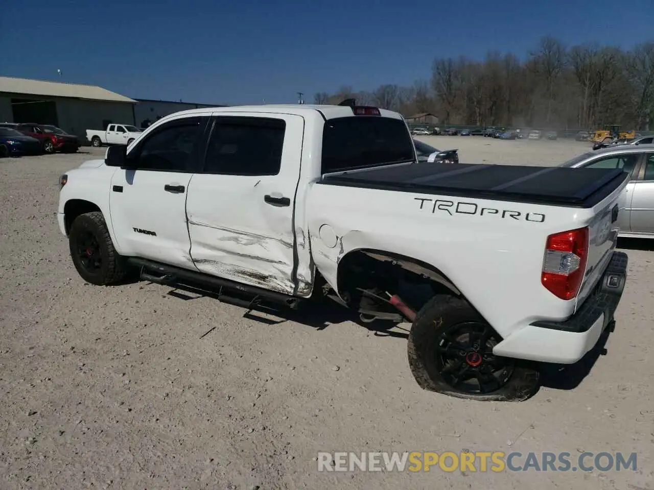 2 fotografías del automóvil dañado 5TFDY5F17LX953369 TOYOTA TUNDRA 2020