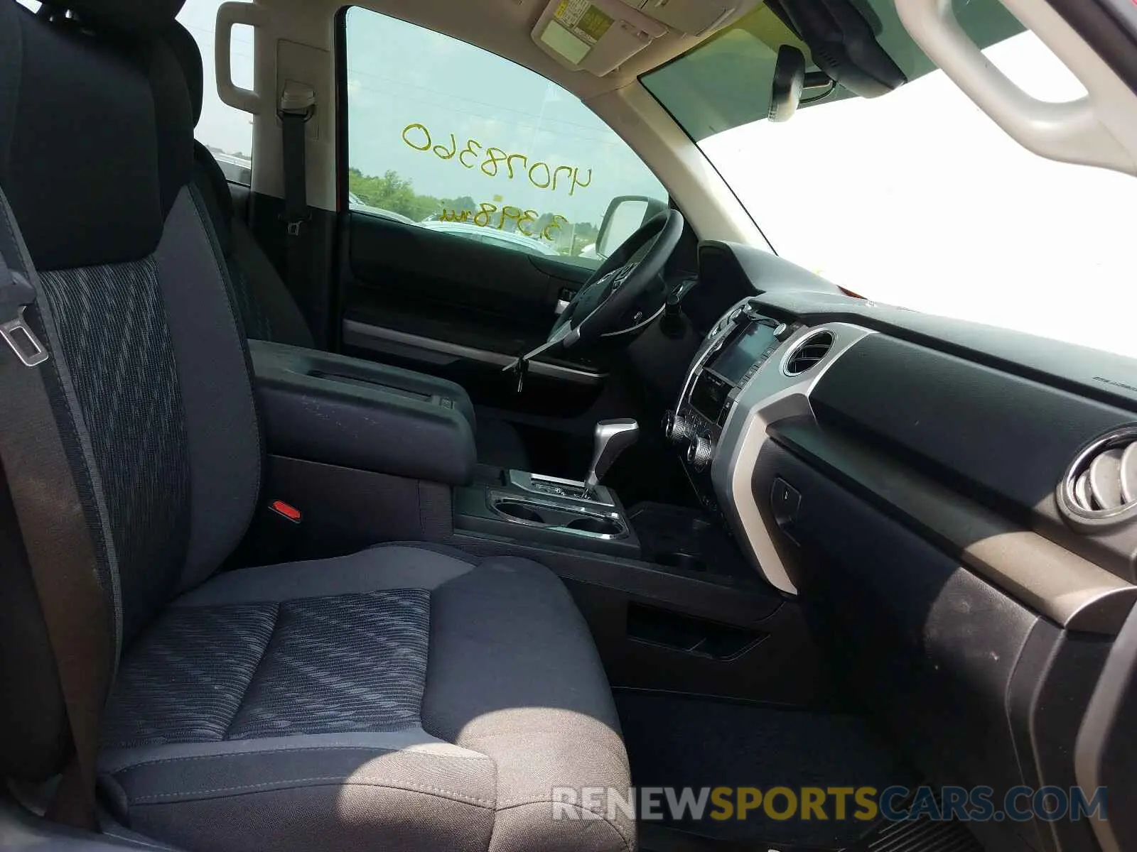 5 fotografías del automóvil dañado 5TFDY5F18LX918839 TOYOTA TUNDRA 2020
