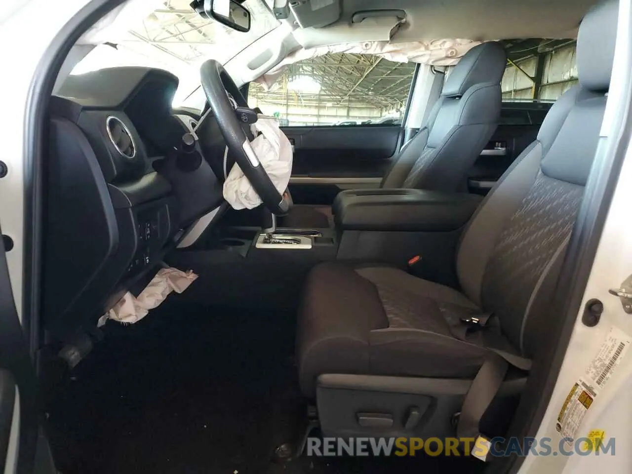 7 fotografías del automóvil dañado 5TFEY5F12LX270855 TOYOTA TUNDRA 2020
