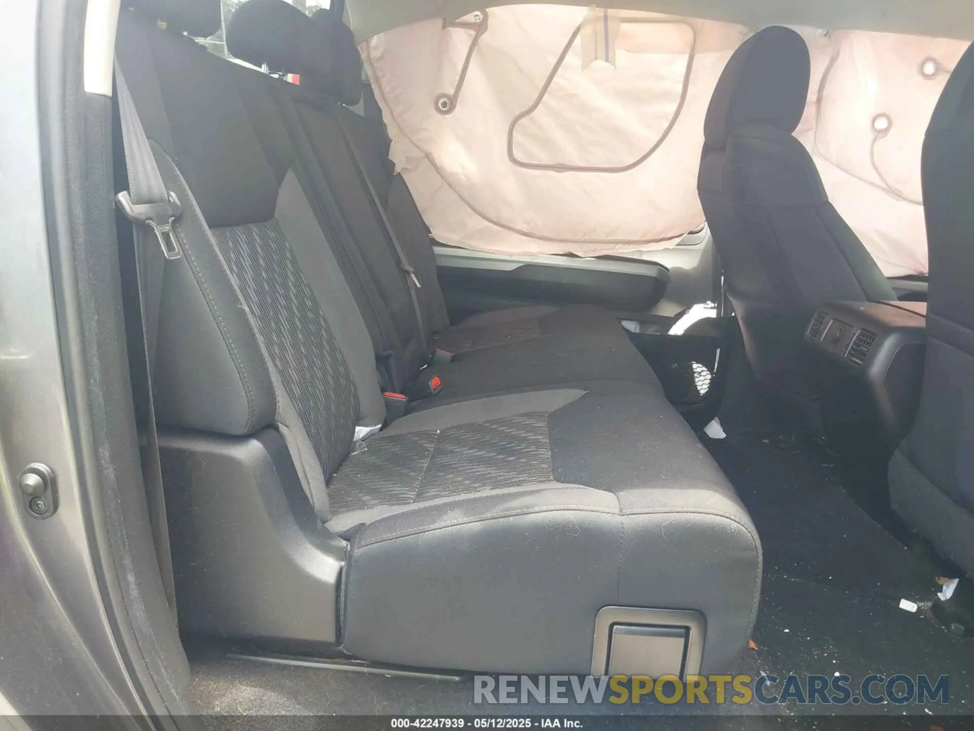 8 fotografías del automóvil dañado 5TFEY5F13LX265681 TOYOTA TUNDRA 2020