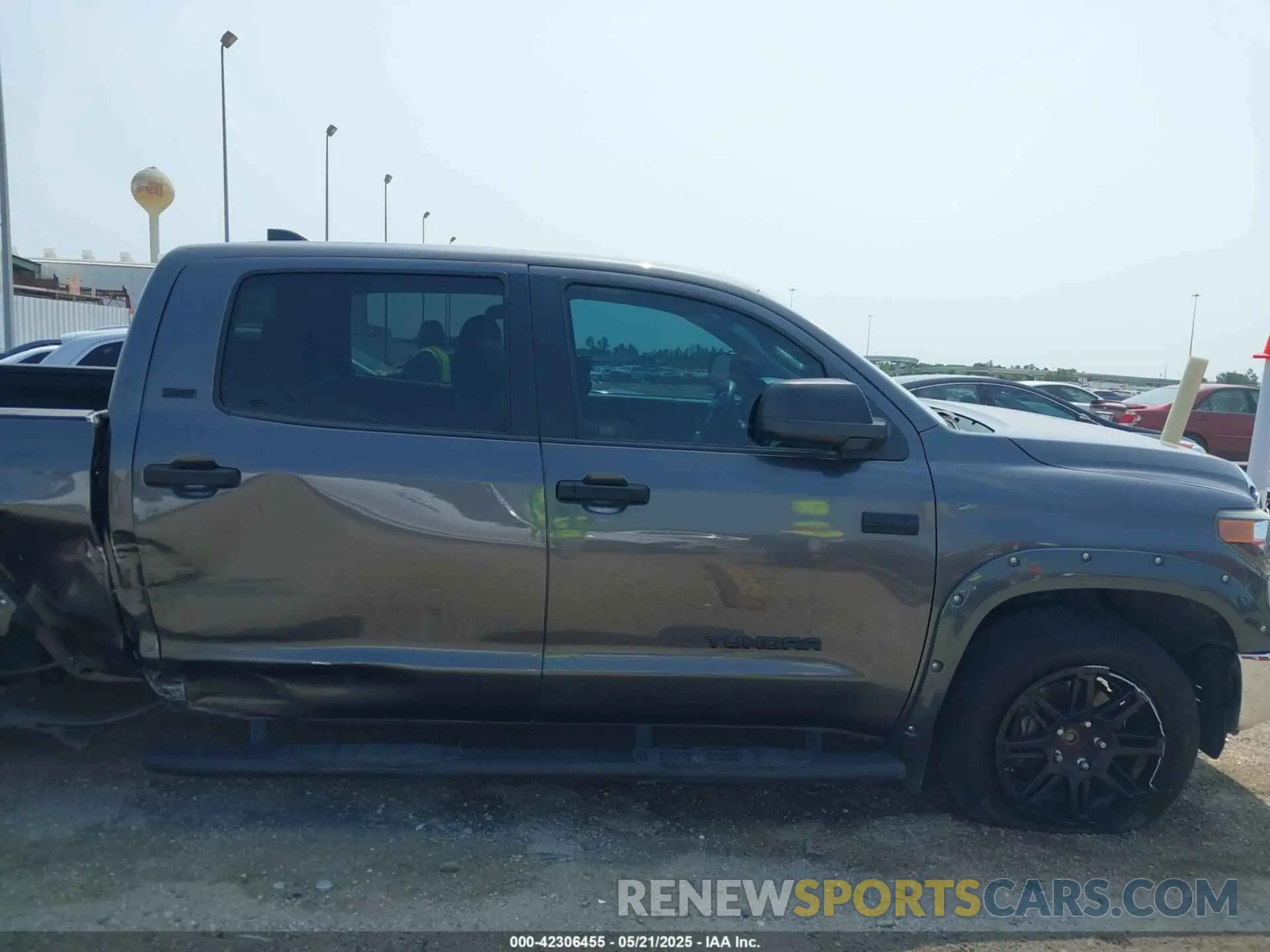 14 fotografías del automóvil dañado 5TFEY5F1XLX266049 TOYOTA TUNDRA 2020
