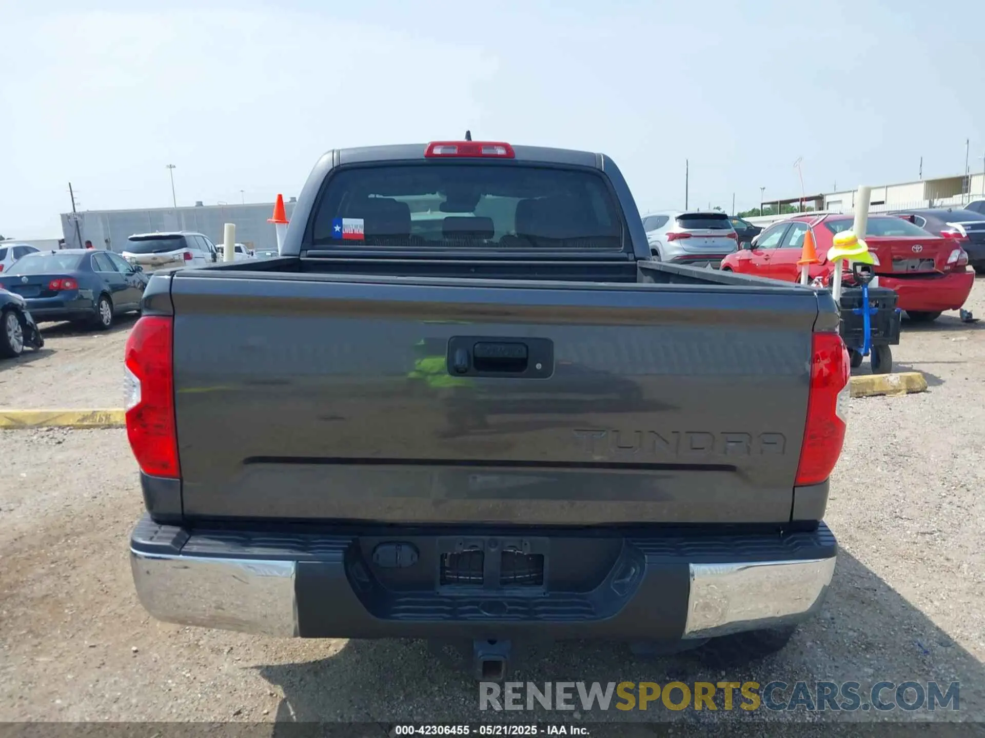 17 fotografías del automóvil dañado 5TFEY5F1XLX266049 TOYOTA TUNDRA 2020