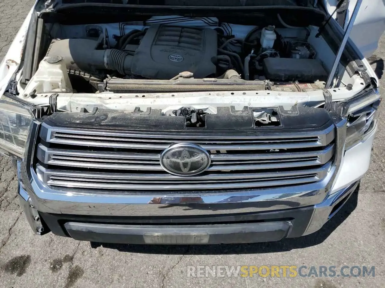 11 fotografías del automóvil dañado 5TFFY5F13LX262025 TOYOTA TUNDRA 2020