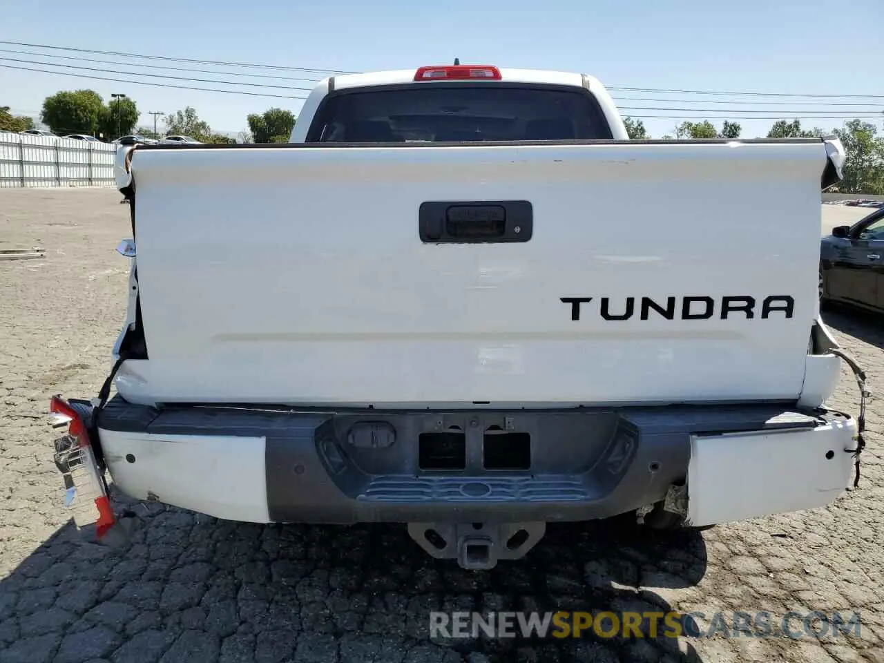 6 fotografías del automóvil dañado 5TFFY5F13LX262025 TOYOTA TUNDRA 2020