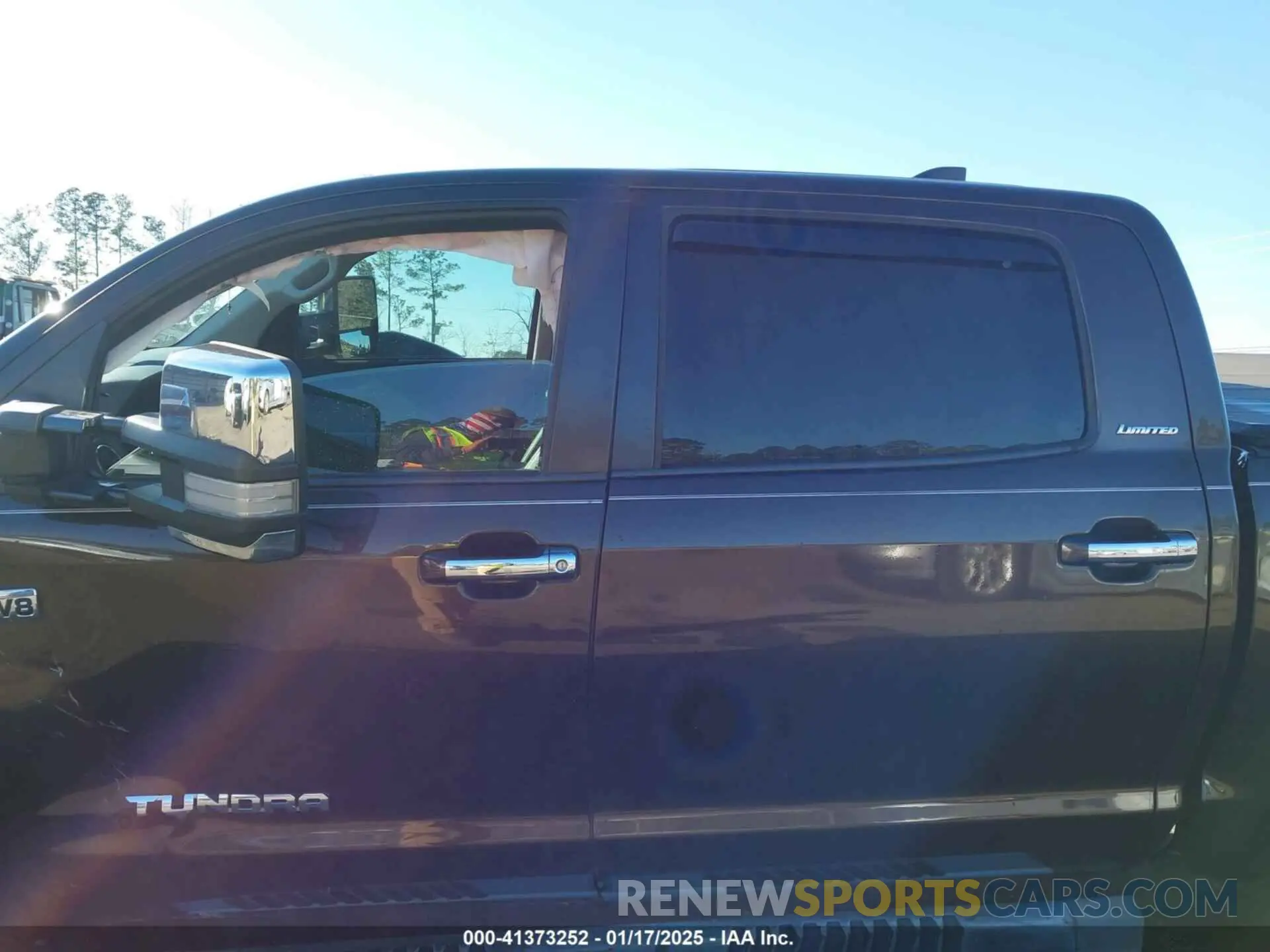 14 fotografías del automóvil dañado 5TFFY5F1XLX256495 TOYOTA TUNDRA 2020