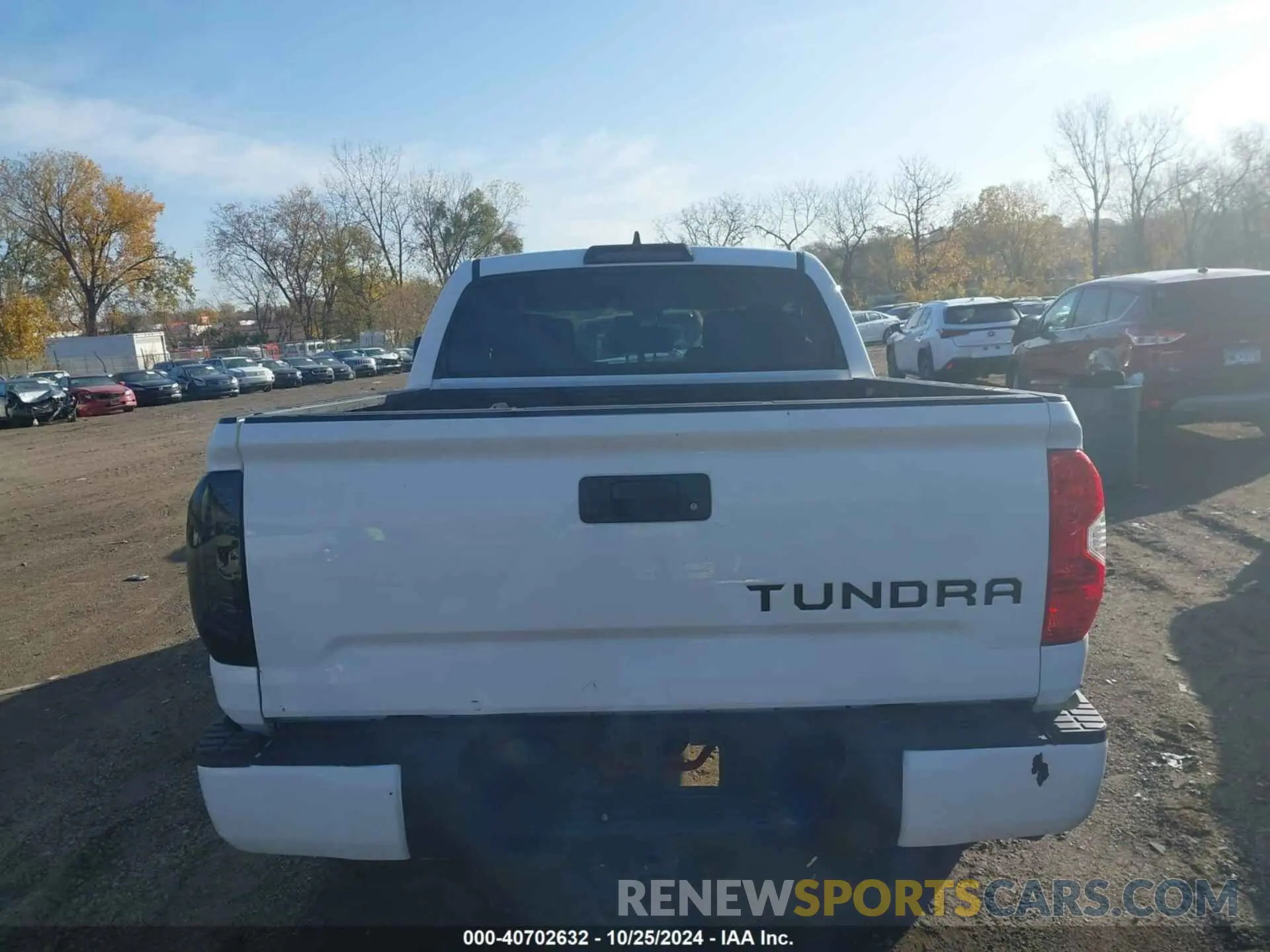 17 fotografías del automóvil dañado 5TFHY5F10LX909408 TOYOTA TUNDRA 2020