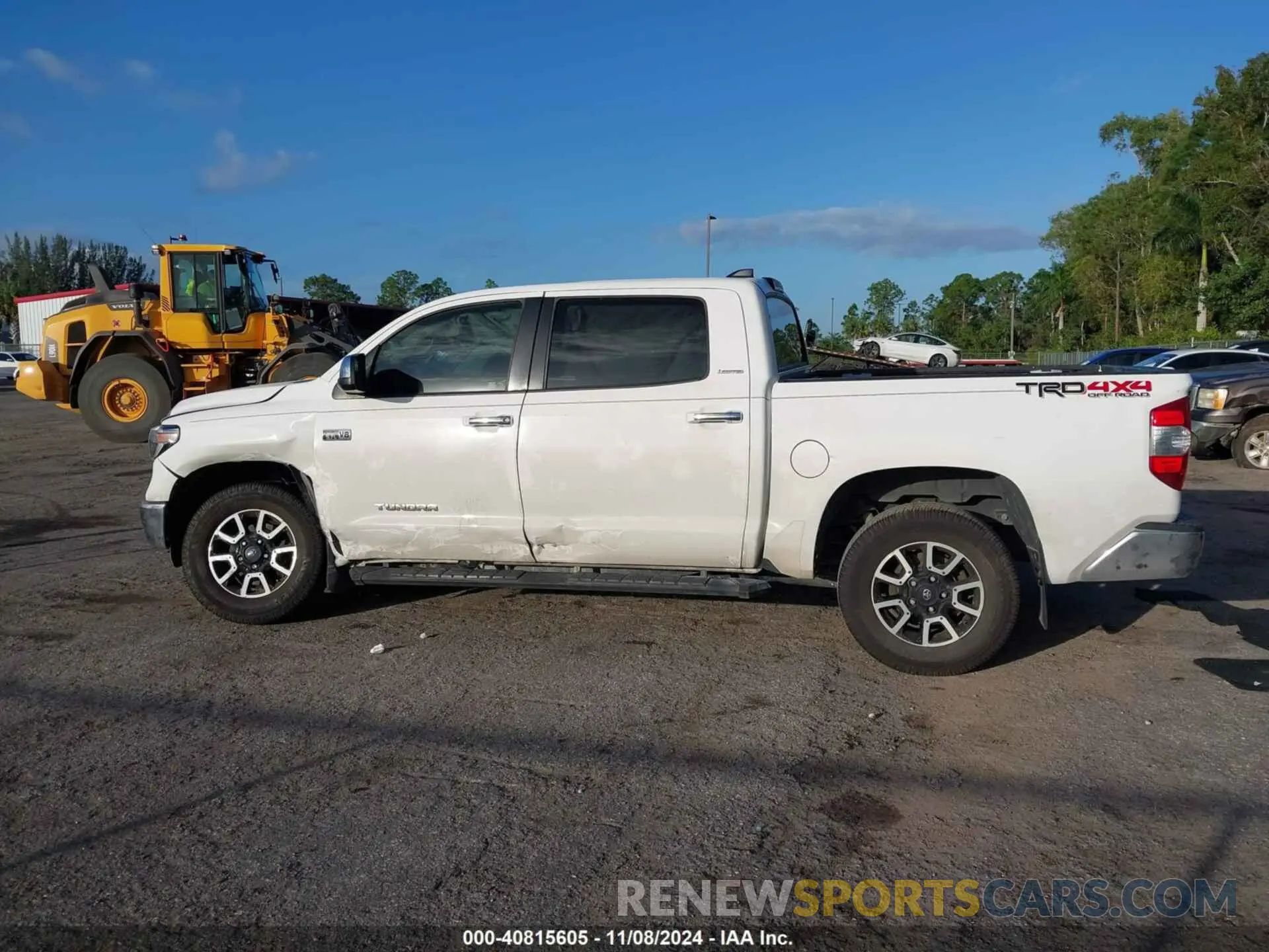 13 fotografías del automóvil dañado 5TFHY5F12LX878727 TOYOTA TUNDRA 2020