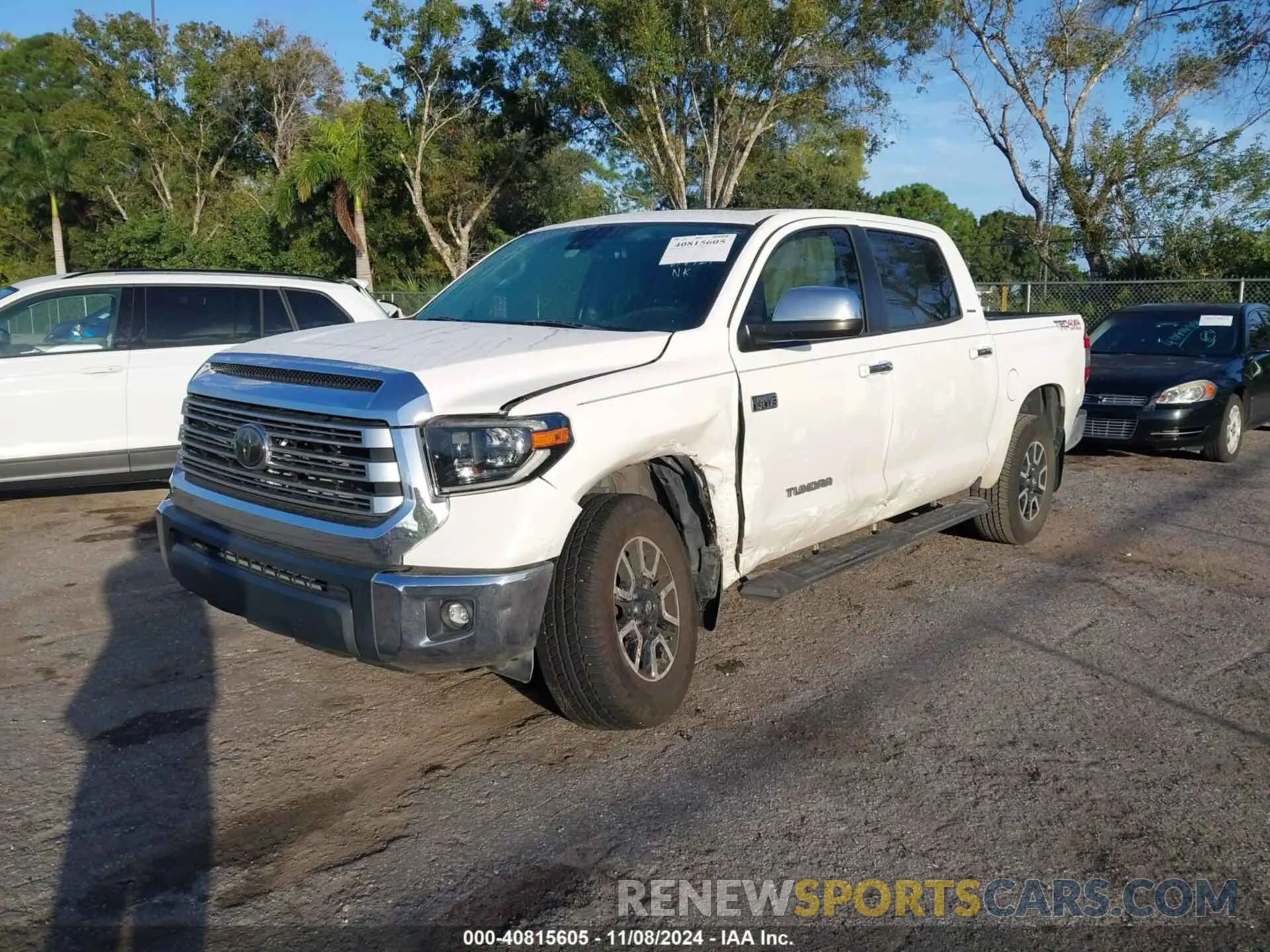 2 fotografías del automóvil dañado 5TFHY5F12LX878727 TOYOTA TUNDRA 2020