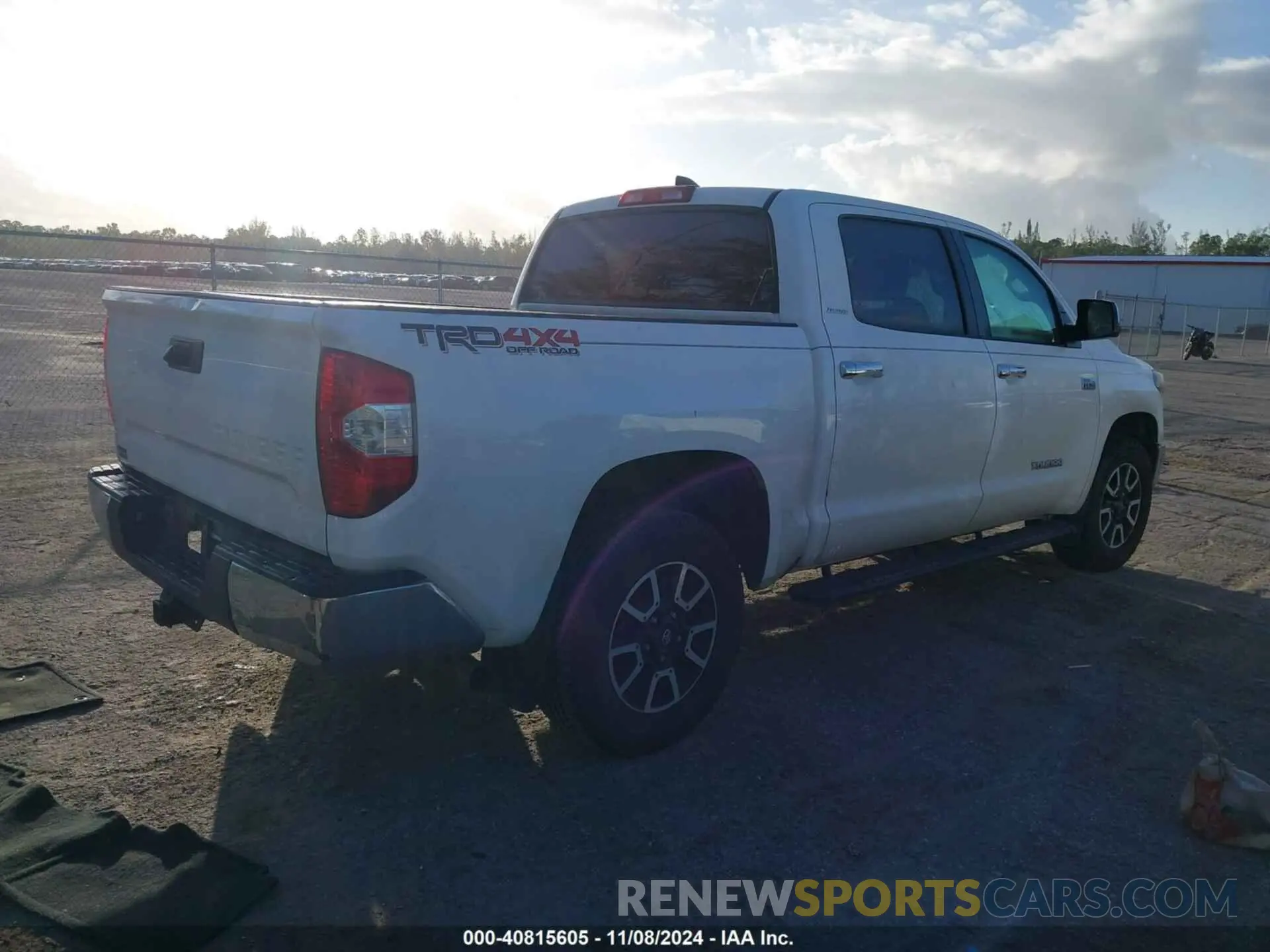 4 fotografías del automóvil dañado 5TFHY5F12LX878727 TOYOTA TUNDRA 2020