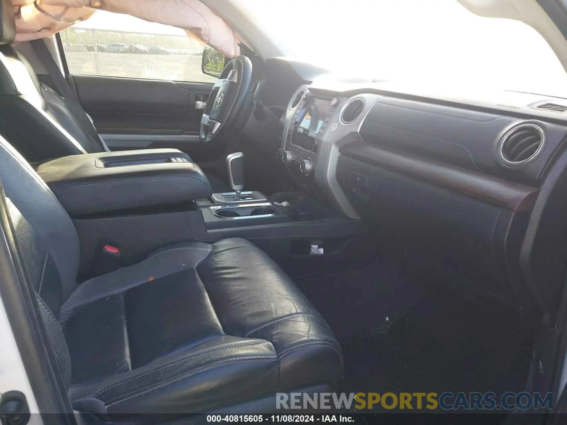 5 fotografías del automóvil dañado 5TFHY5F12LX878727 TOYOTA TUNDRA 2020