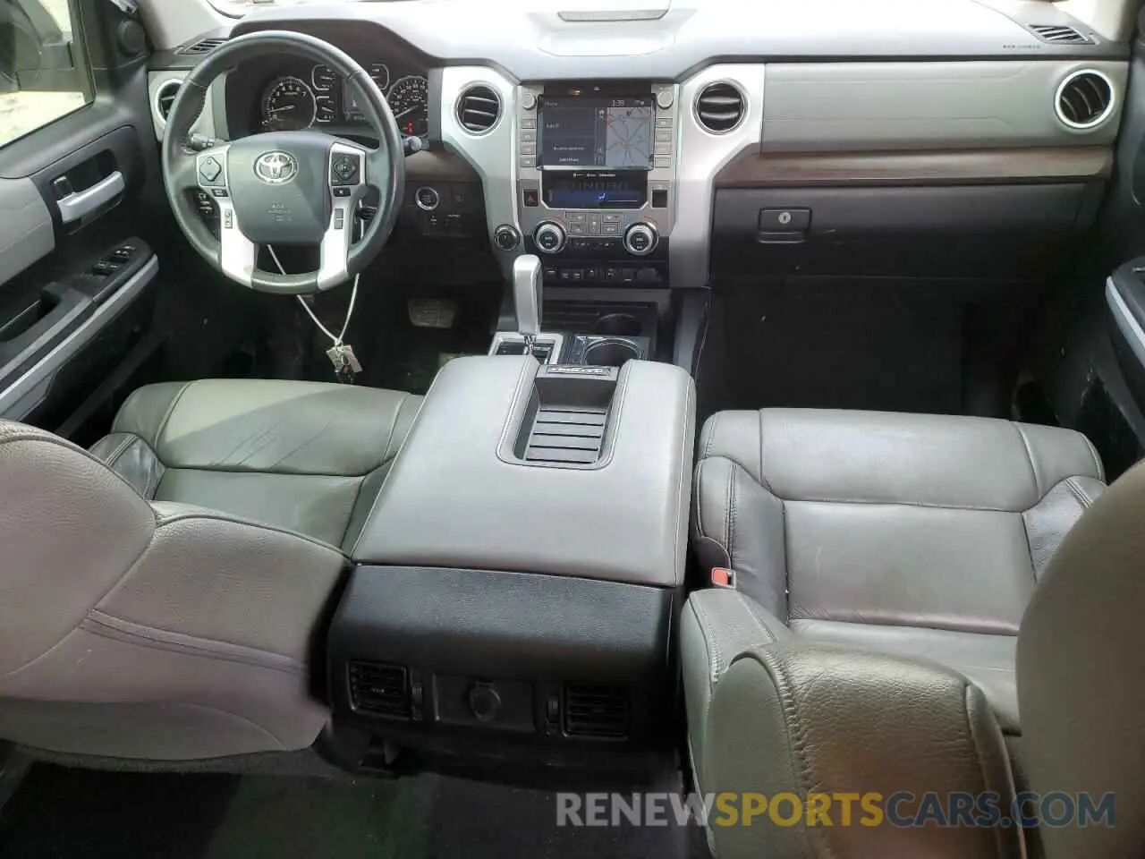 8 fotografías del automóvil dañado 5TFHY5F13LX946291 TOYOTA TUNDRA 2020