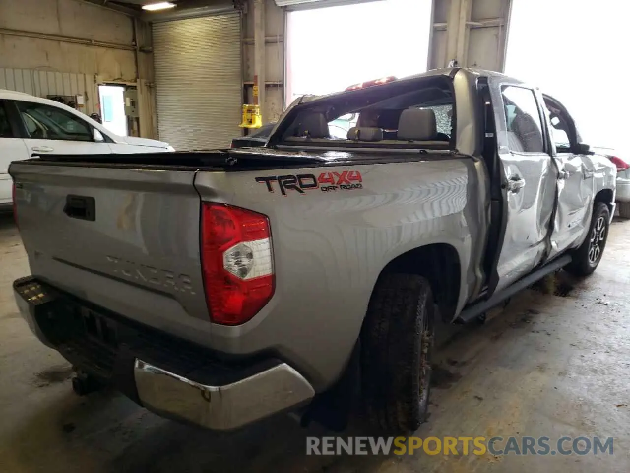 4 fotografías del automóvil dañado 5TFHY5F14LX870936 TOYOTA TUNDRA 2020