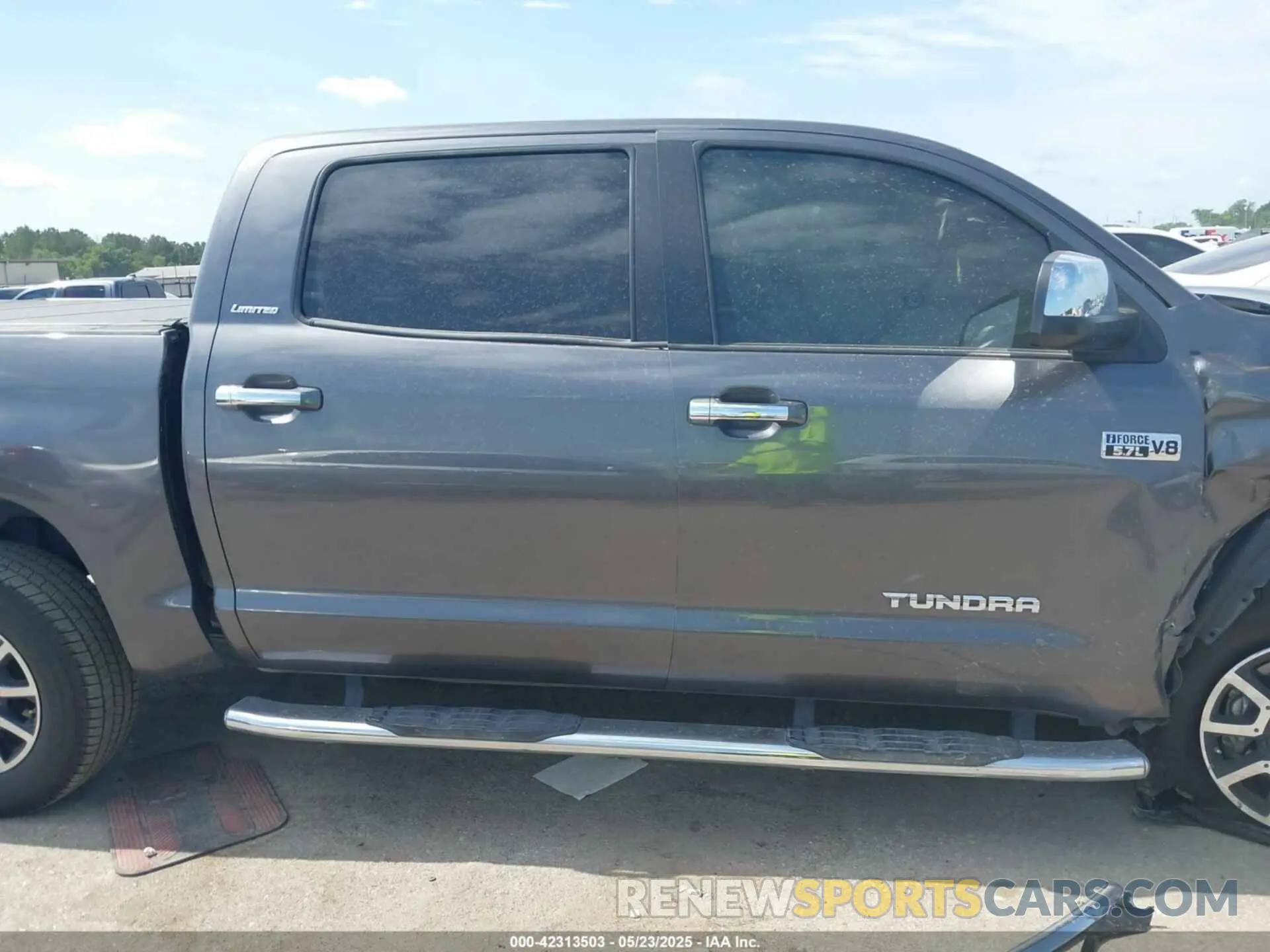 13 fotografías del automóvil dañado 5TFHY5F14LX954142 TOYOTA TUNDRA 2020