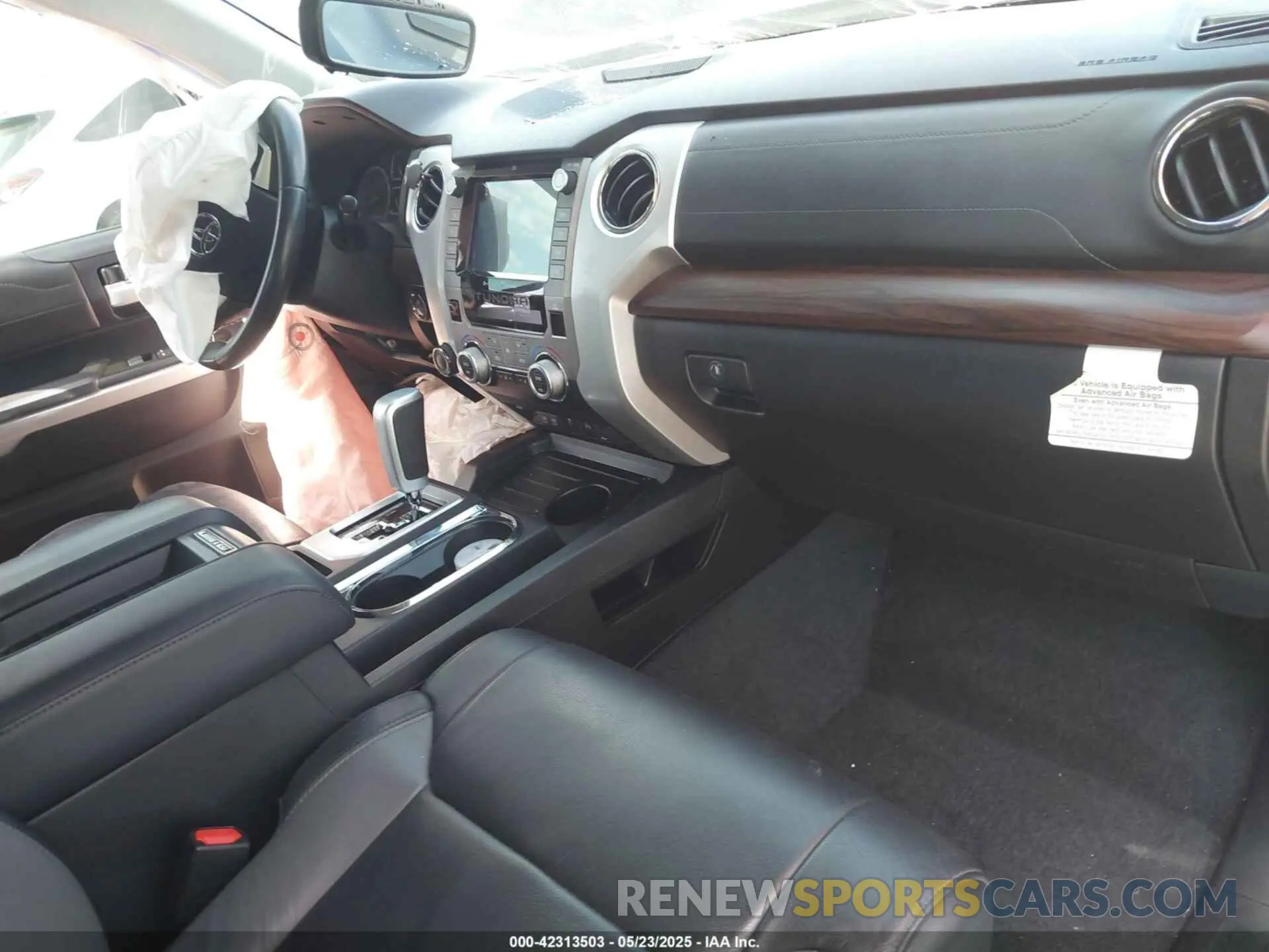 5 fotografías del automóvil dañado 5TFHY5F14LX954142 TOYOTA TUNDRA 2020